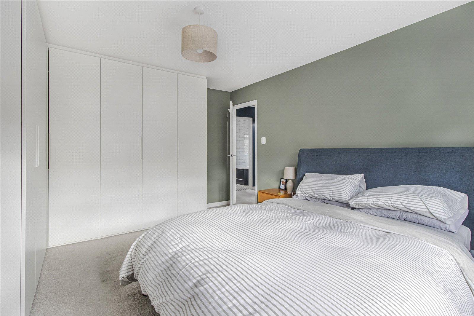 3 bedroom house for sale in Plumstead Common | Robinson Jackson
