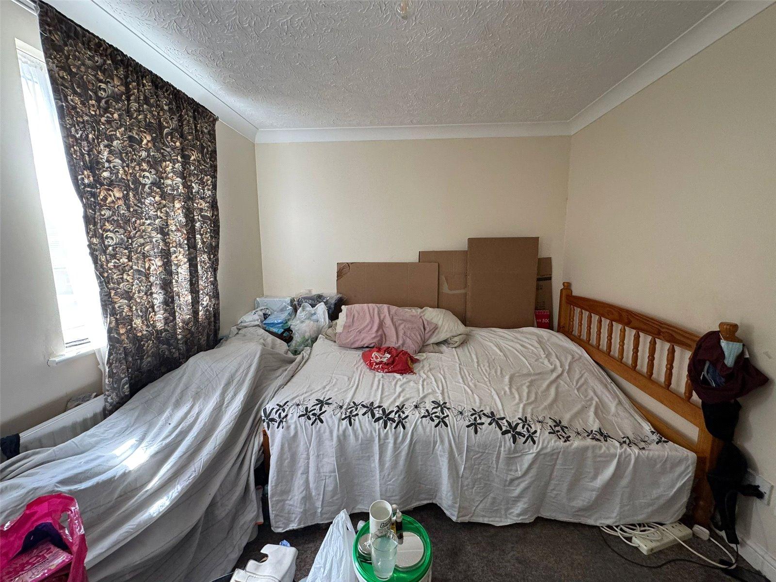3 bedroom property for sale in Thamesmead | Robinson Jackson