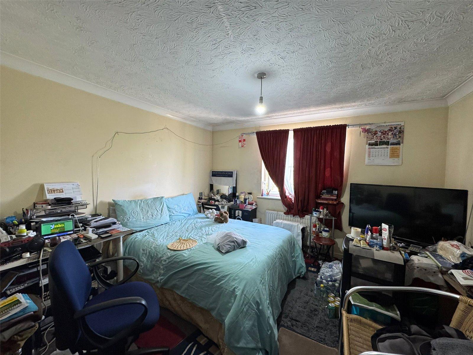 3 bedroom property for sale in Thamesmead | Robinson Jackson