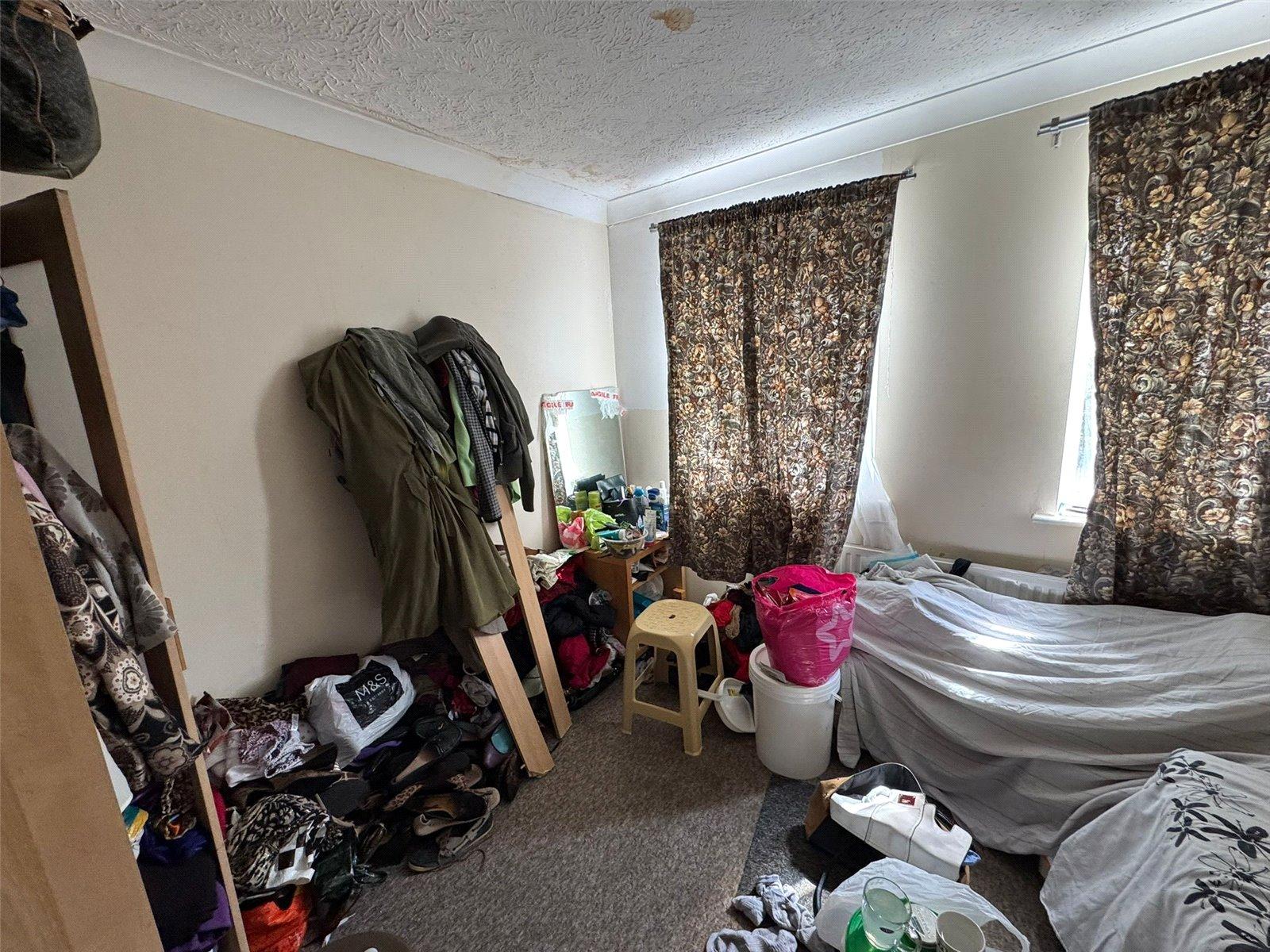 3 bedroom property for sale in Thamesmead | Robinson Jackson