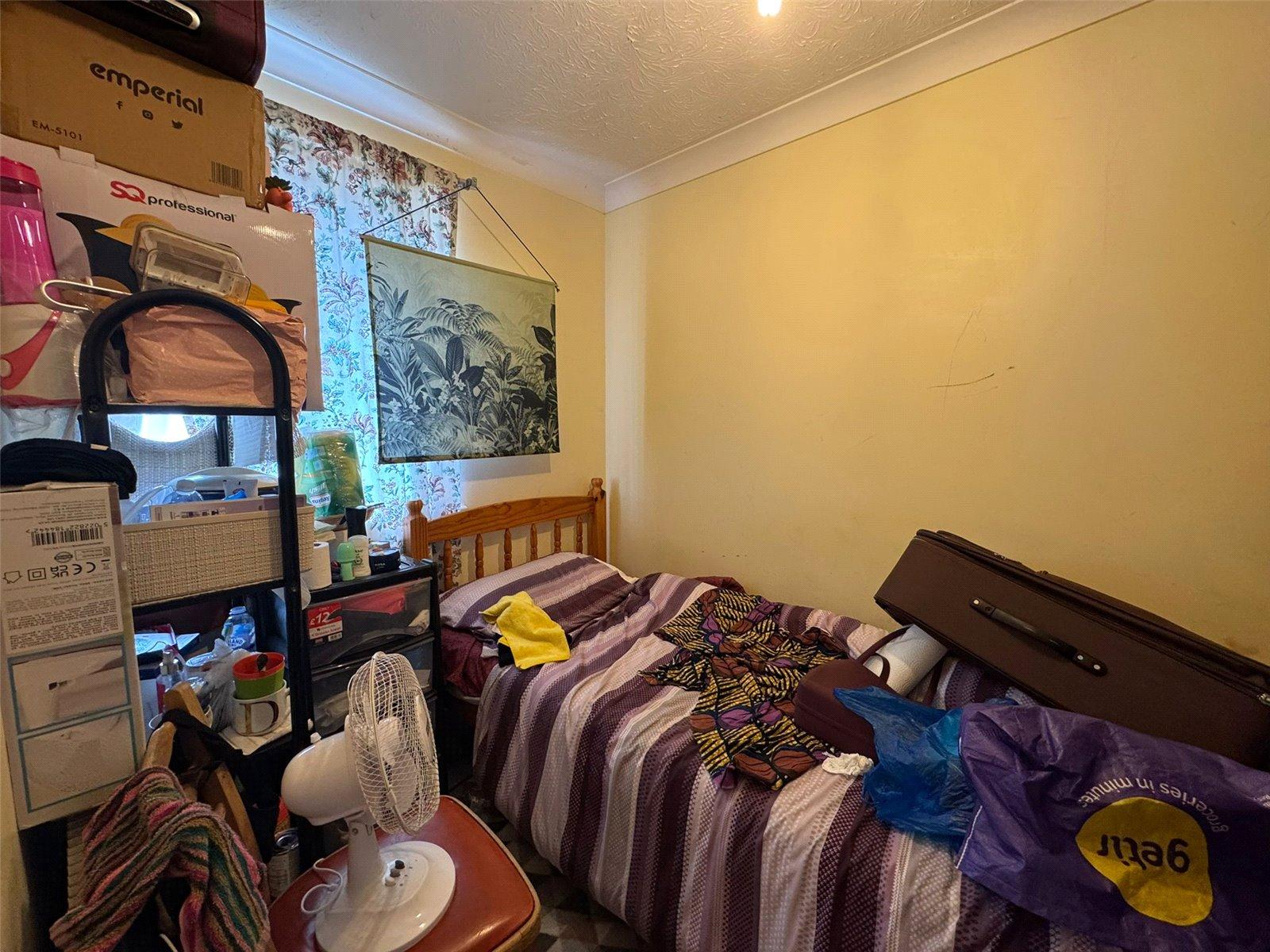 3 bedroom property for sale in Thamesmead | Robinson Jackson