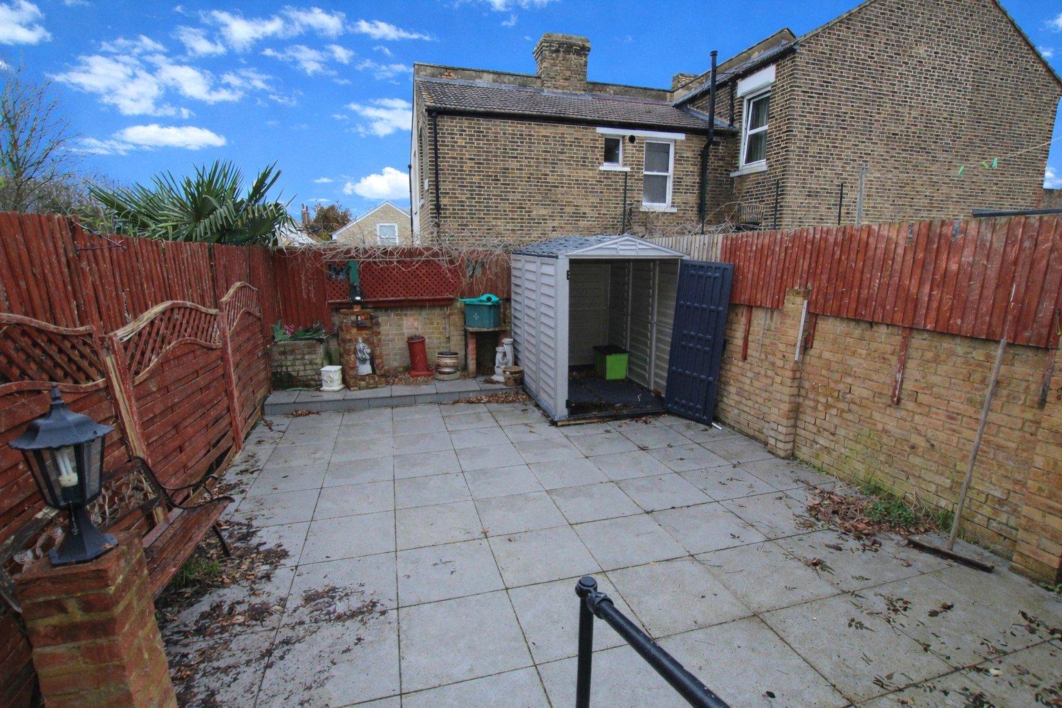 2 bedroom house for sale in Plumstead Common | Robinson Jackson