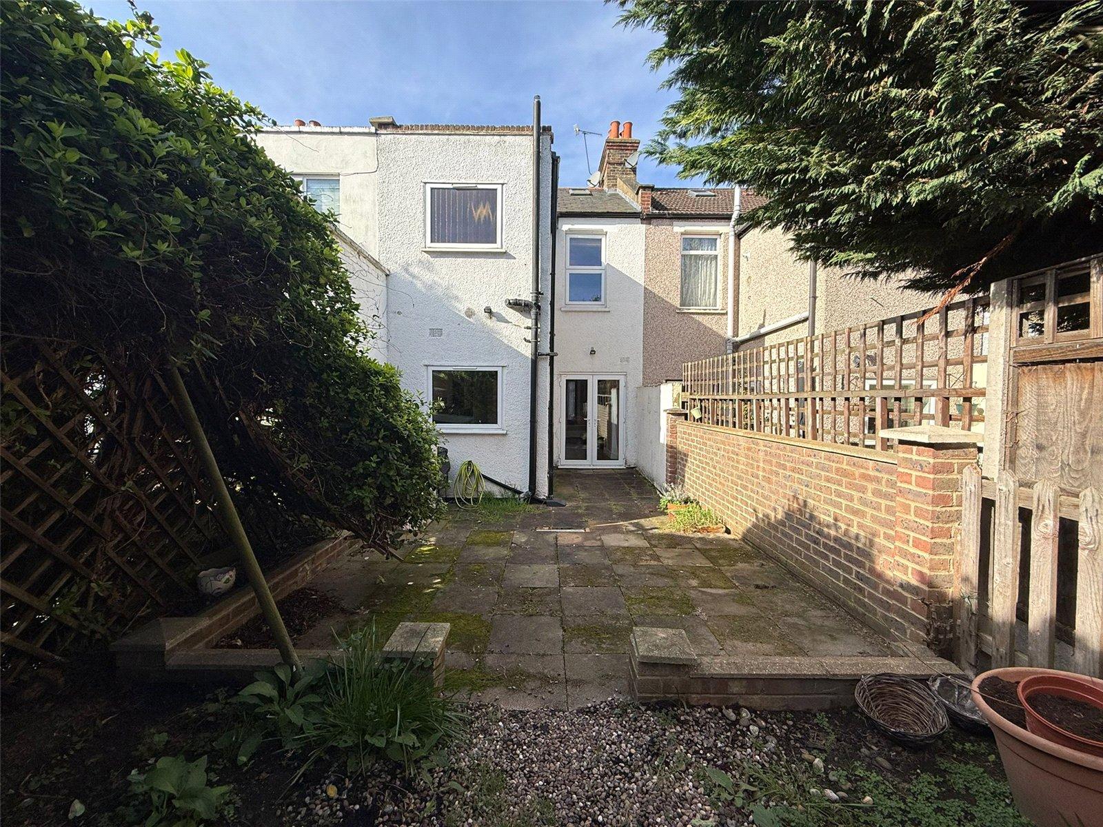 2 bedroom house for sale in London | Robinson Jackson