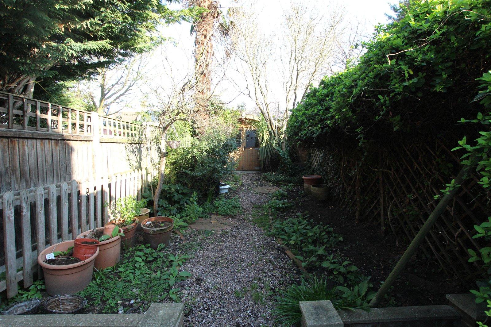 2 bedroom house for sale in London | Robinson Jackson