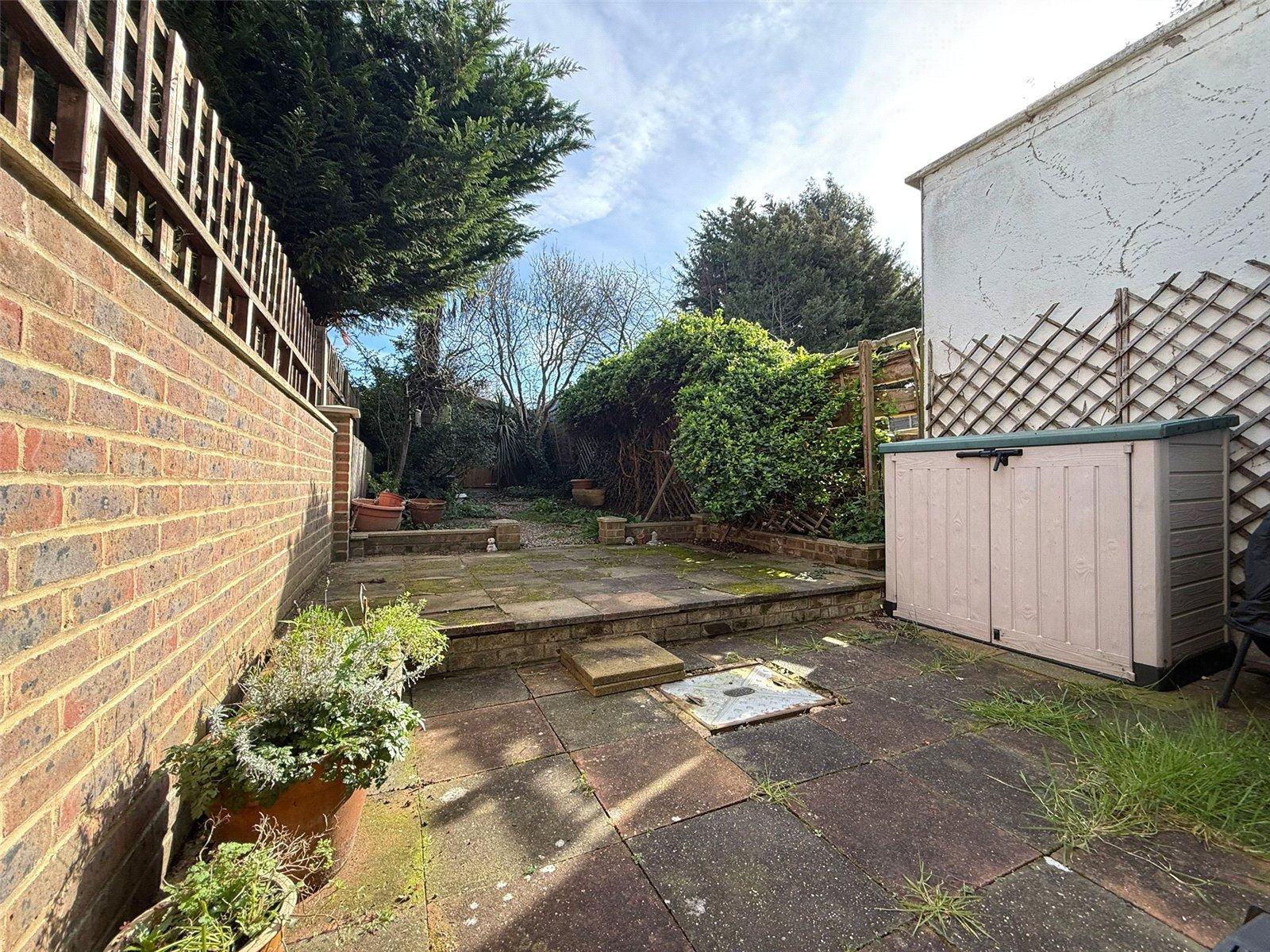 2 bedroom house for sale in London | Robinson Jackson