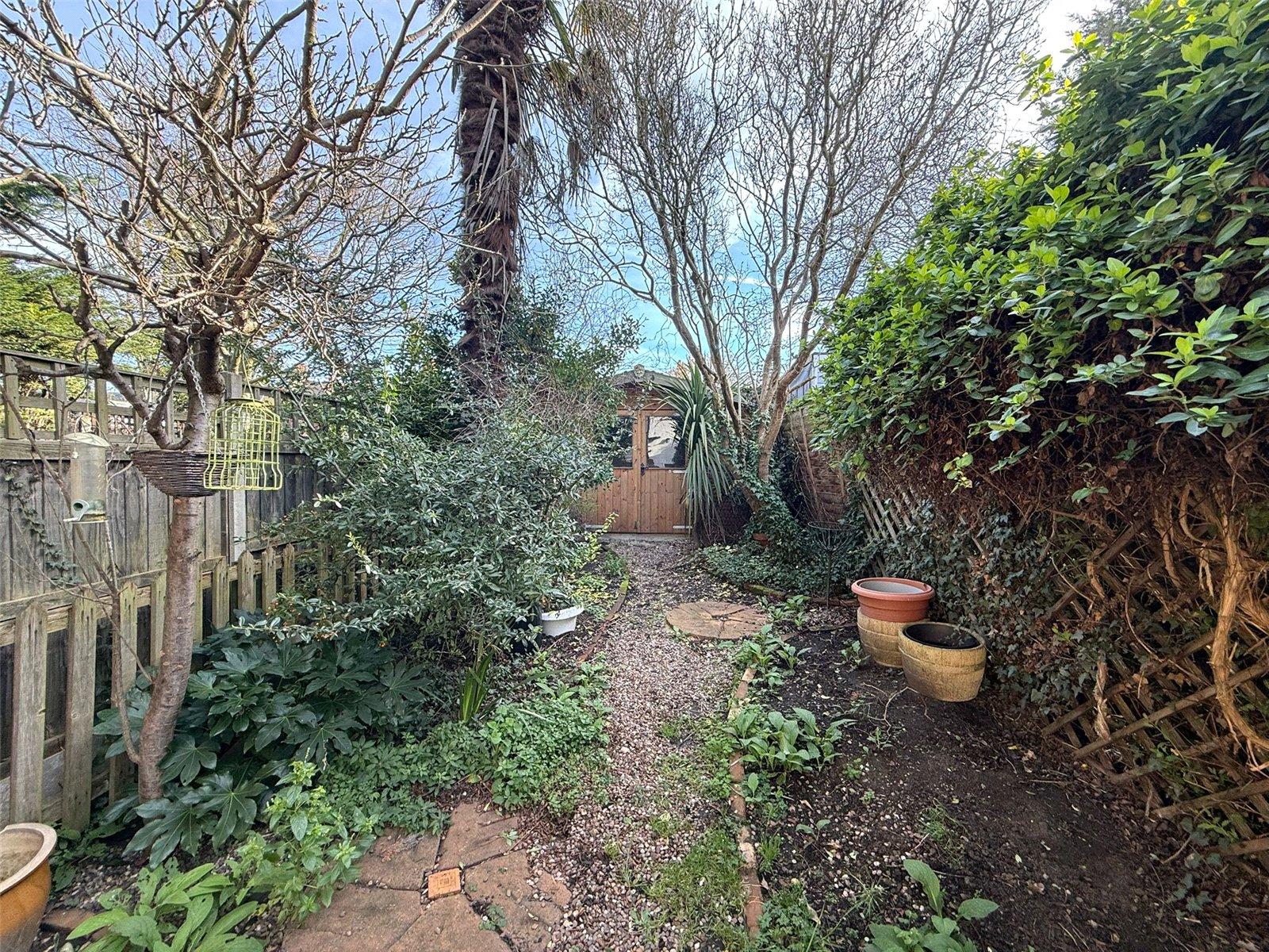 2 bedroom house for sale in London | Robinson Jackson