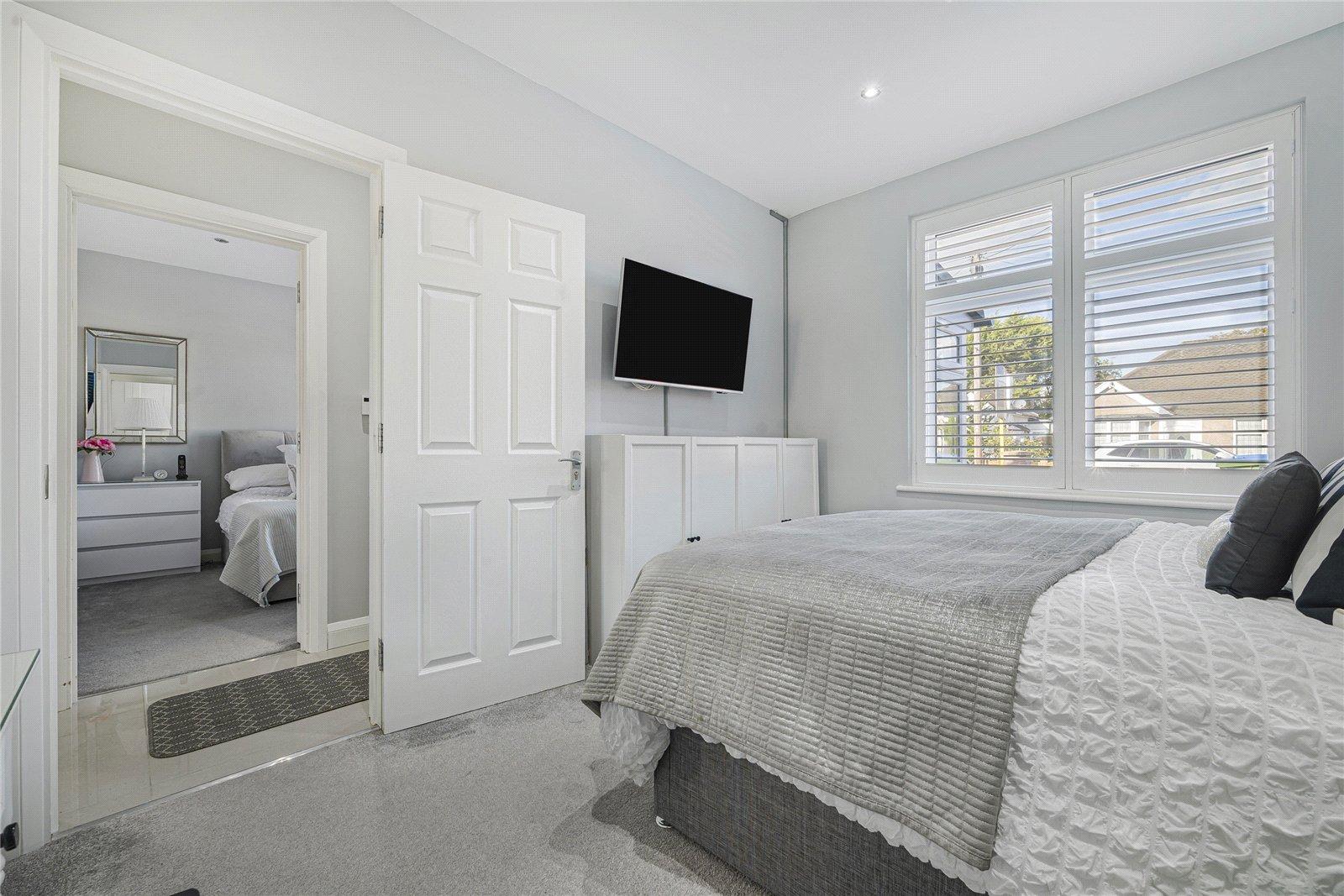 3 bedroom bungalow for sale in London | Robinson Jackson