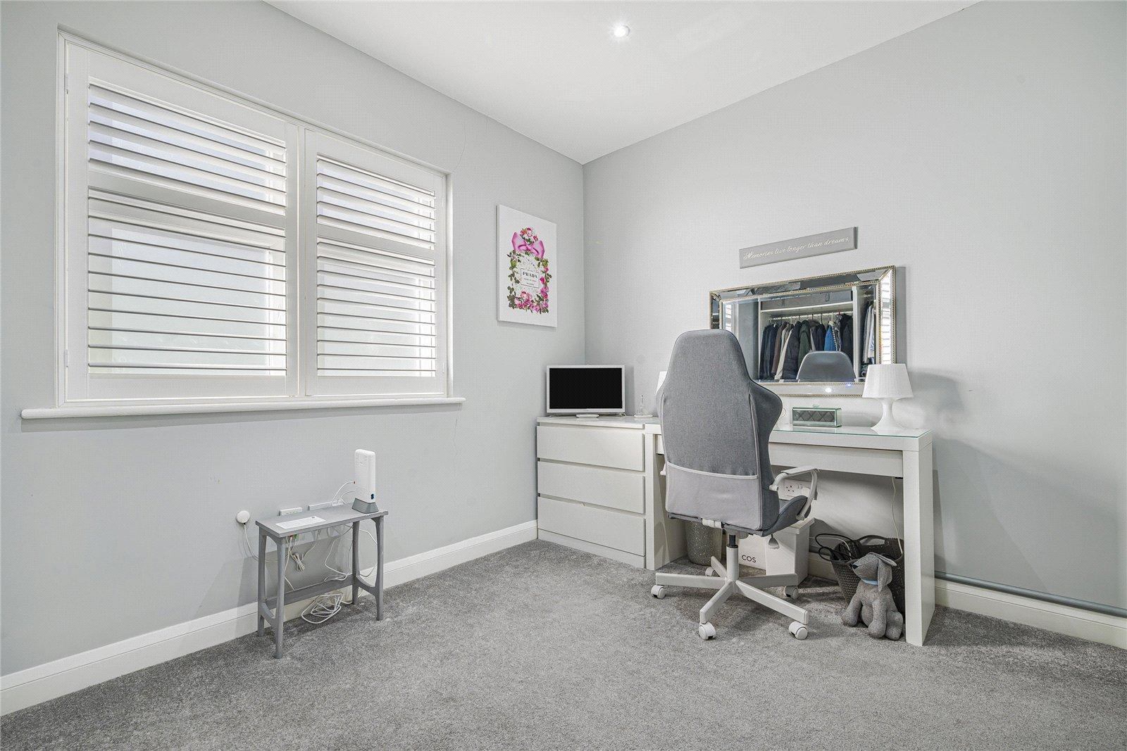 3 bedroom bungalow for sale in London | Robinson Jackson