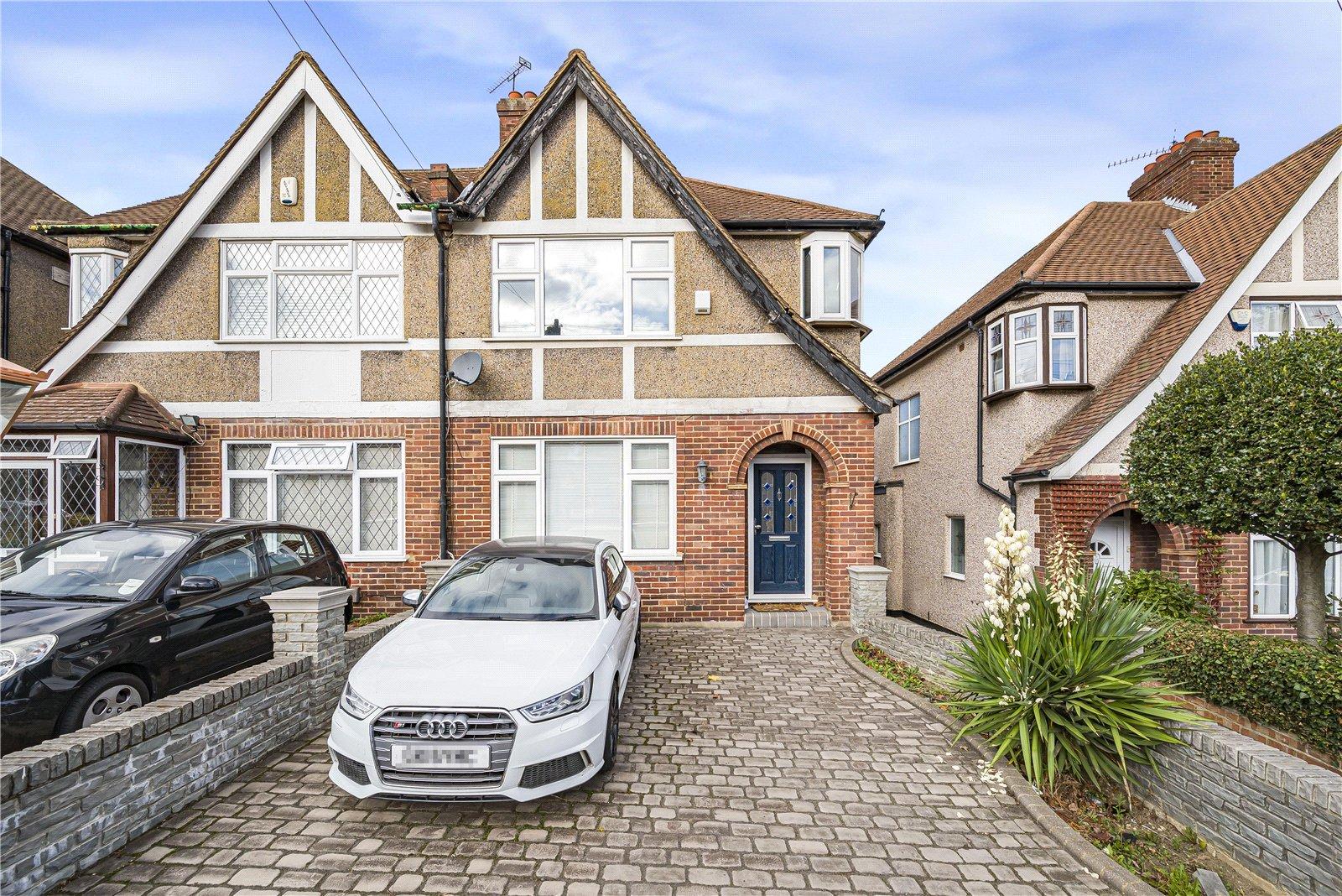 3 bedroom house for sale in London | Robinson Jackson