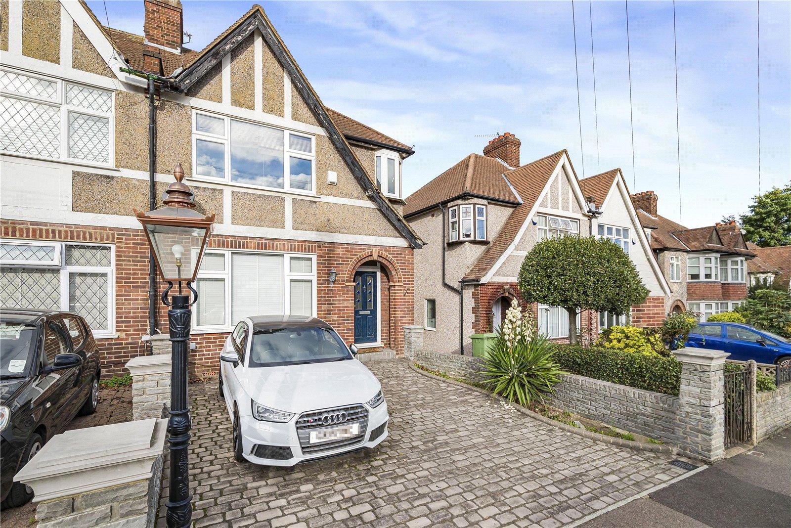 3 bedroom house for sale in London | Robinson Jackson
