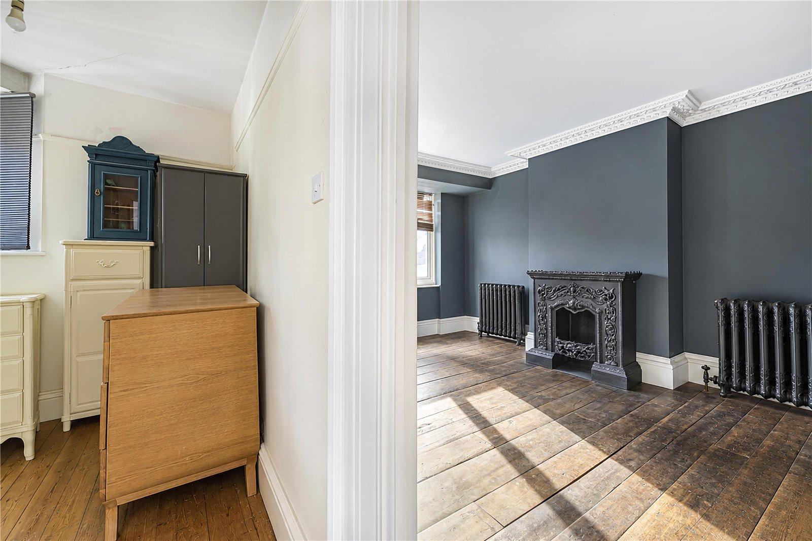 3 bedroom house for sale in London | Robinson Jackson