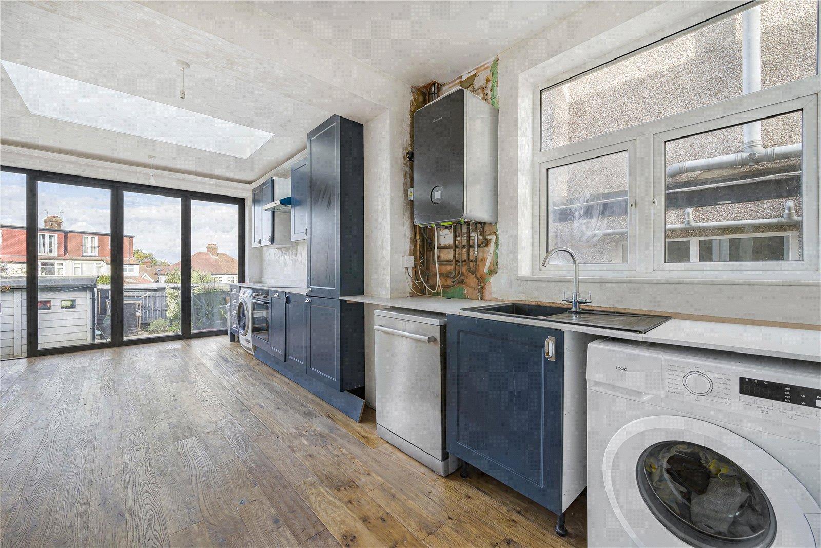 3 bedroom house for sale in London | Robinson Jackson