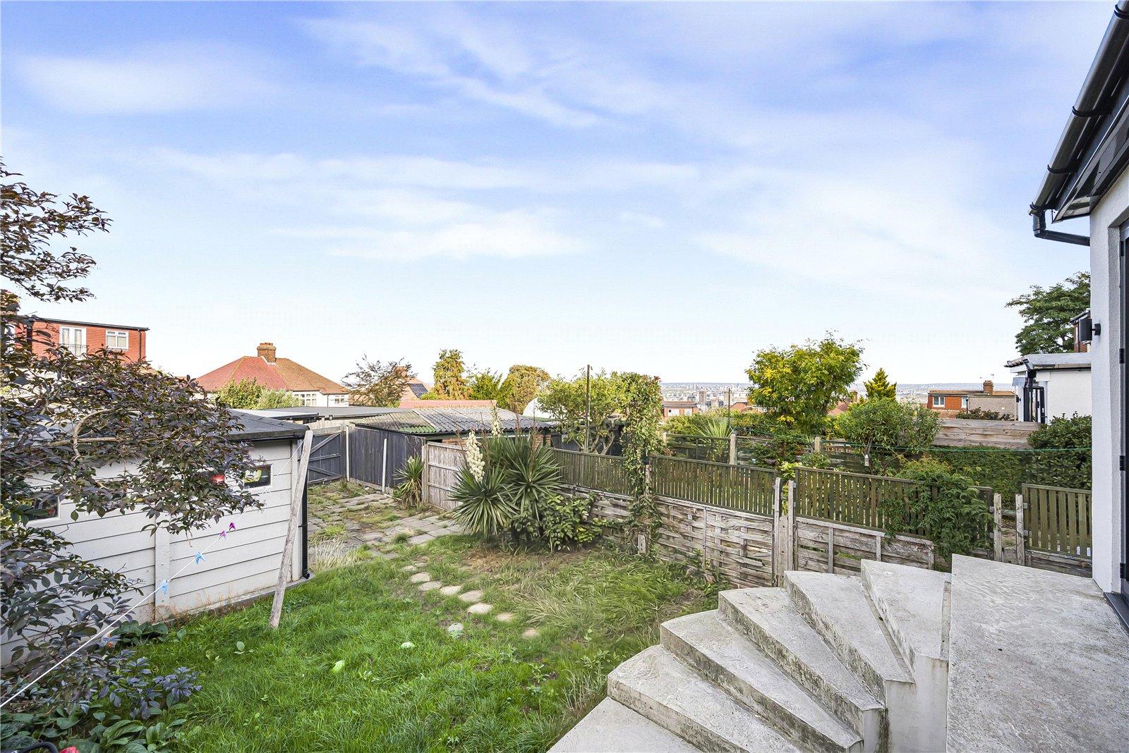 3 bedroom house for sale in London | Robinson Jackson