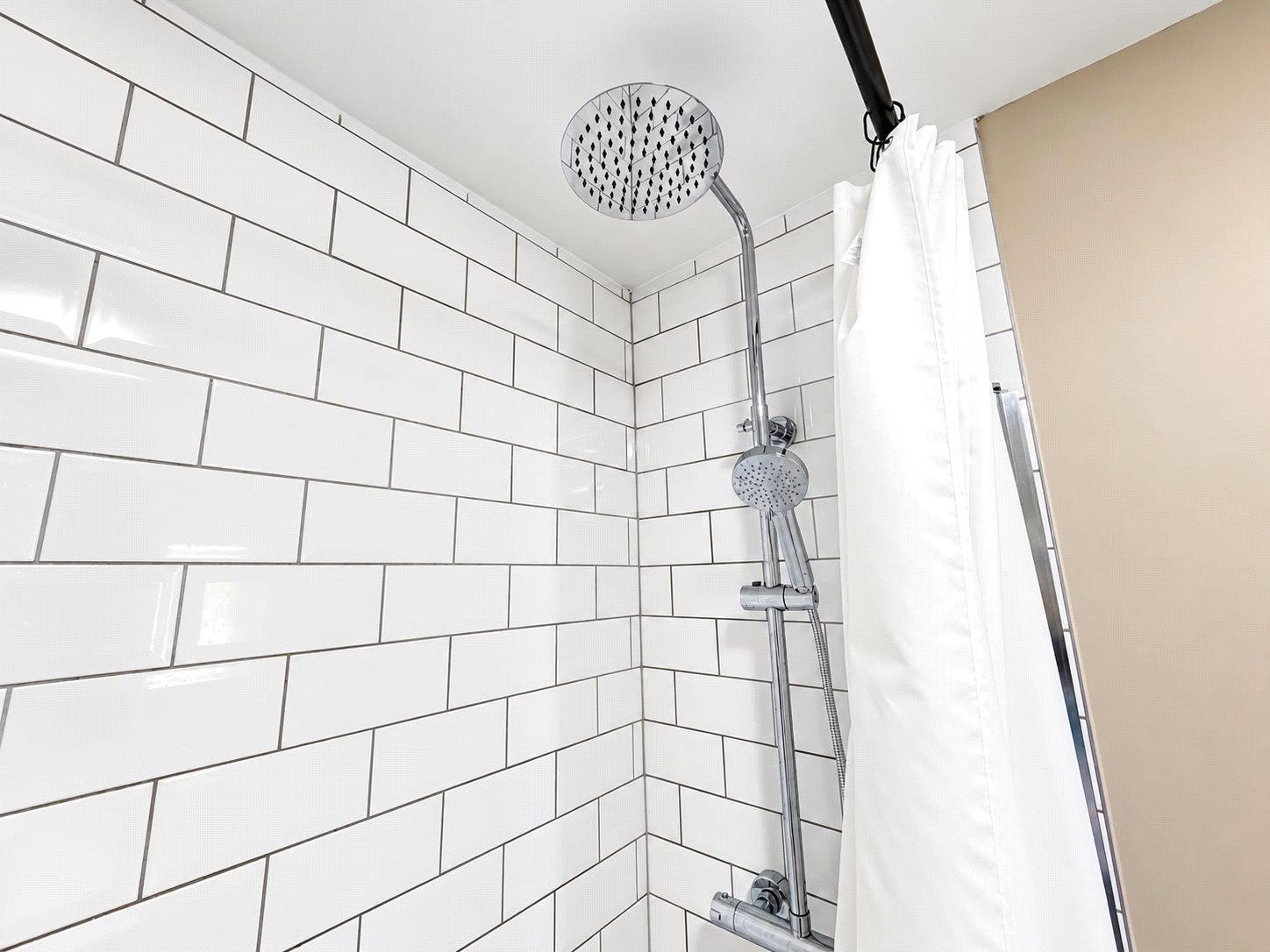 2 bedroom property for sale in London | Robinson Jackson
