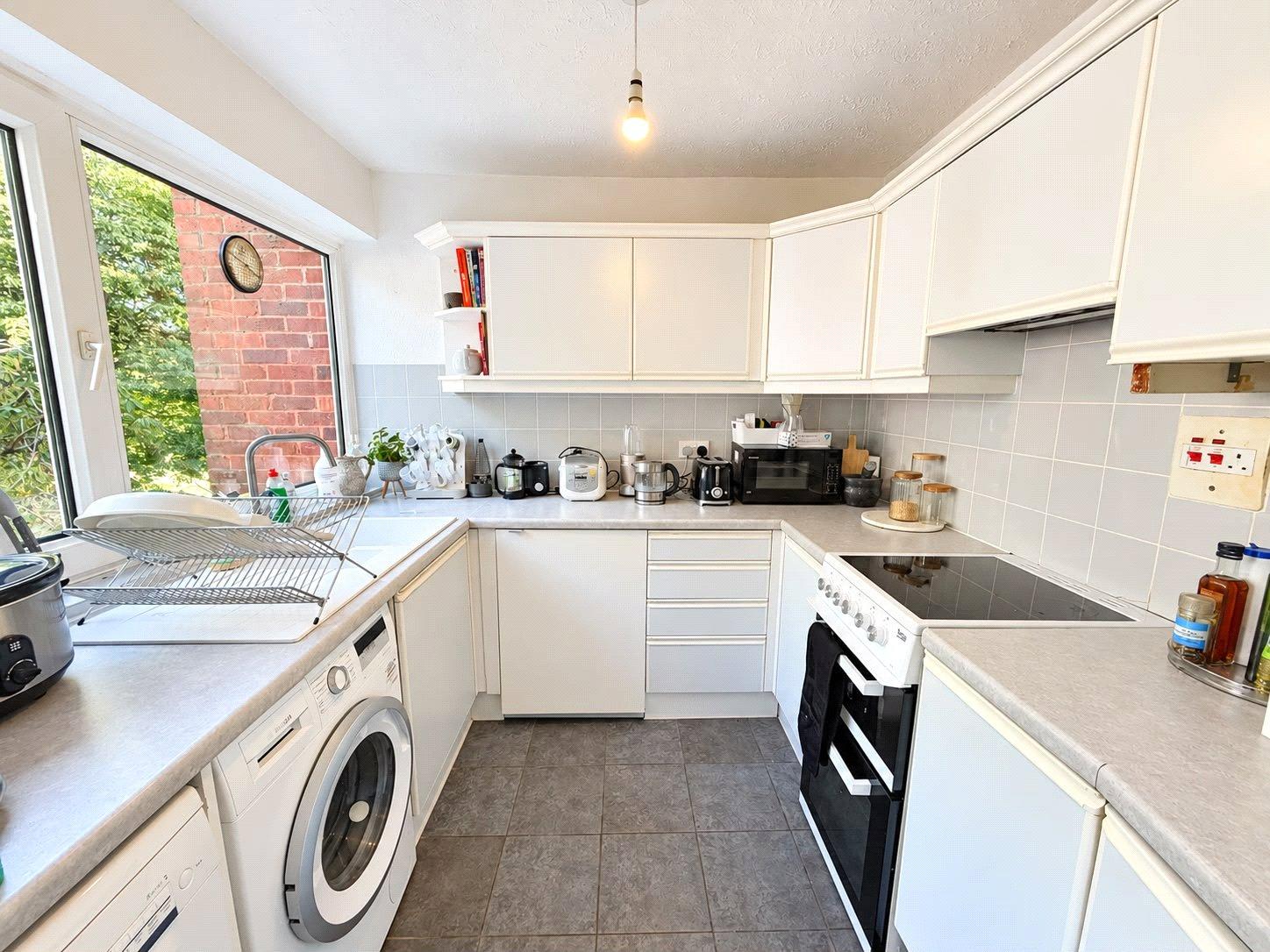 2 bedroom property for sale in London | Robinson Jackson