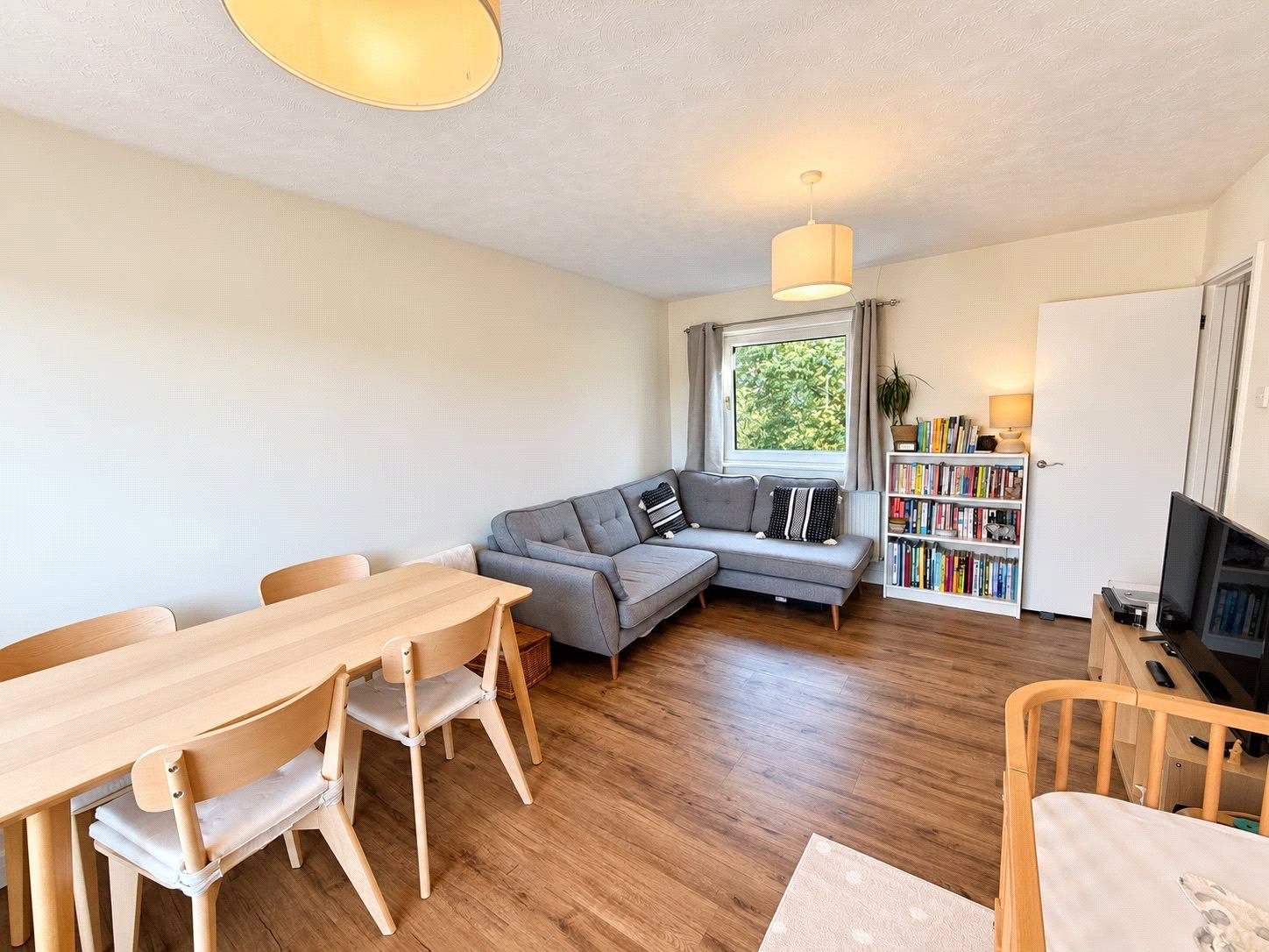 2 bedroom property for sale in London | Robinson Jackson