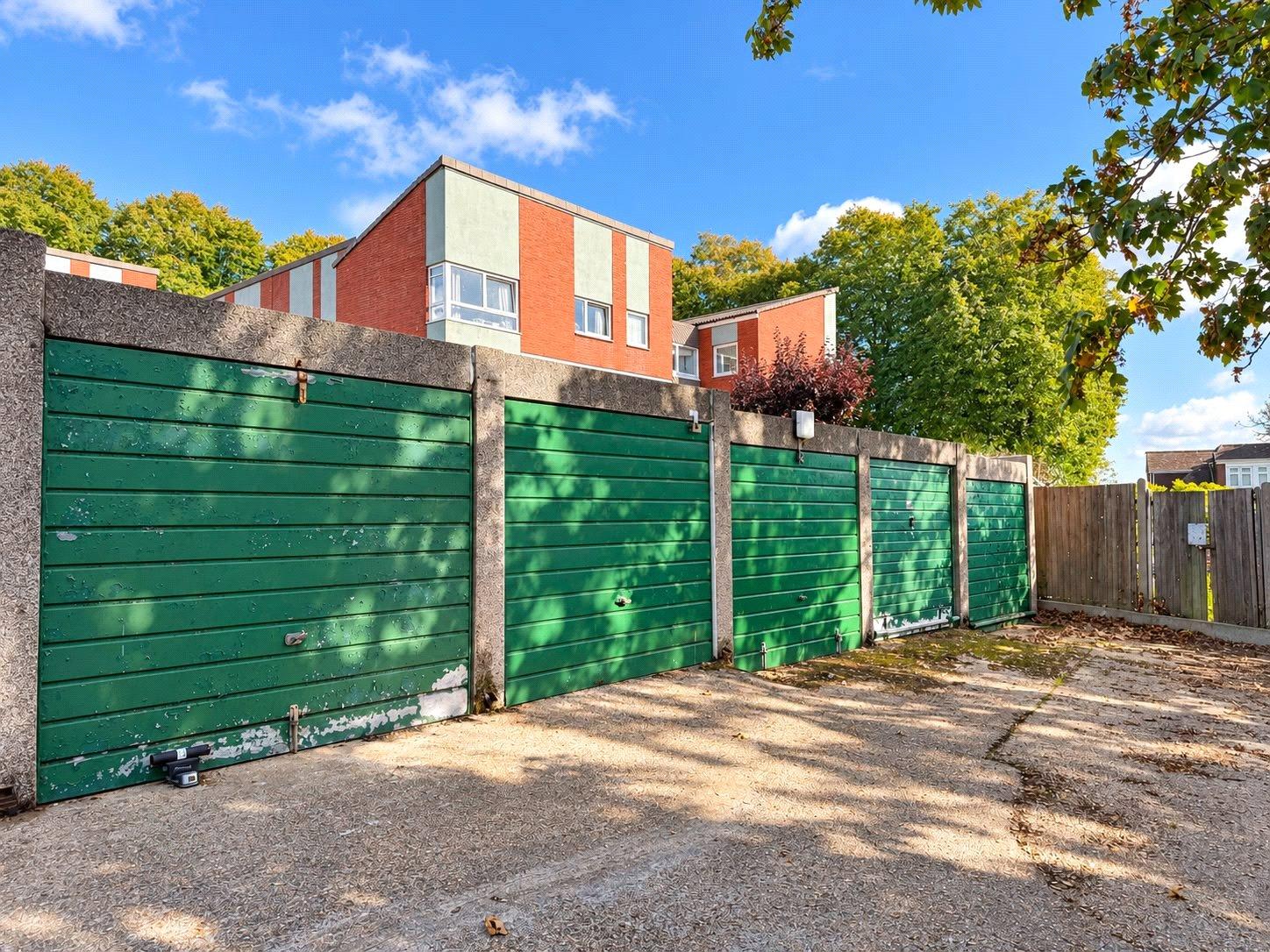 2 bedroom property for sale in London | Robinson Jackson