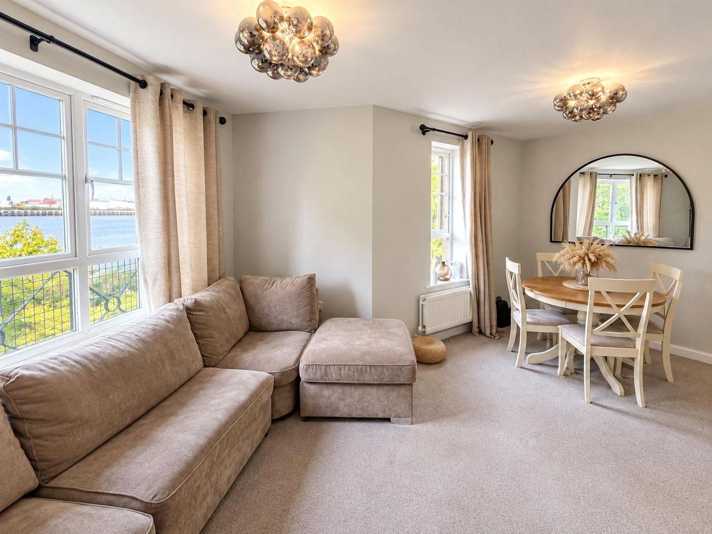 2 bedroom property for sale in London | Robinson Jackson