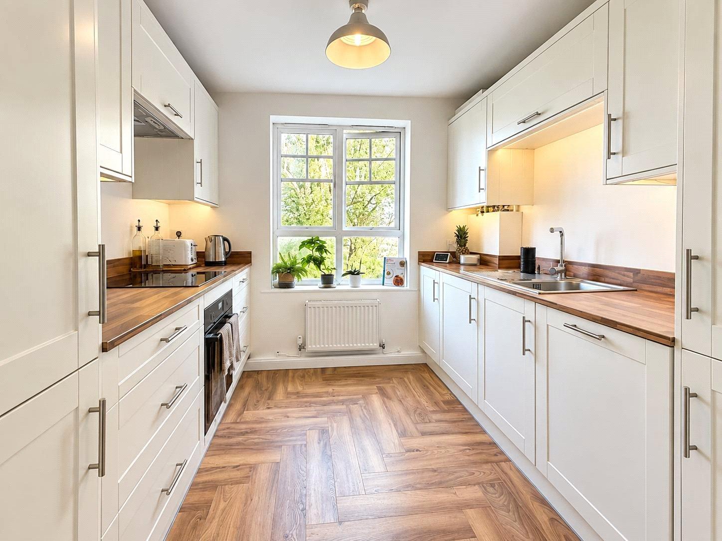 2 bedroom property for sale in London | Robinson Jackson