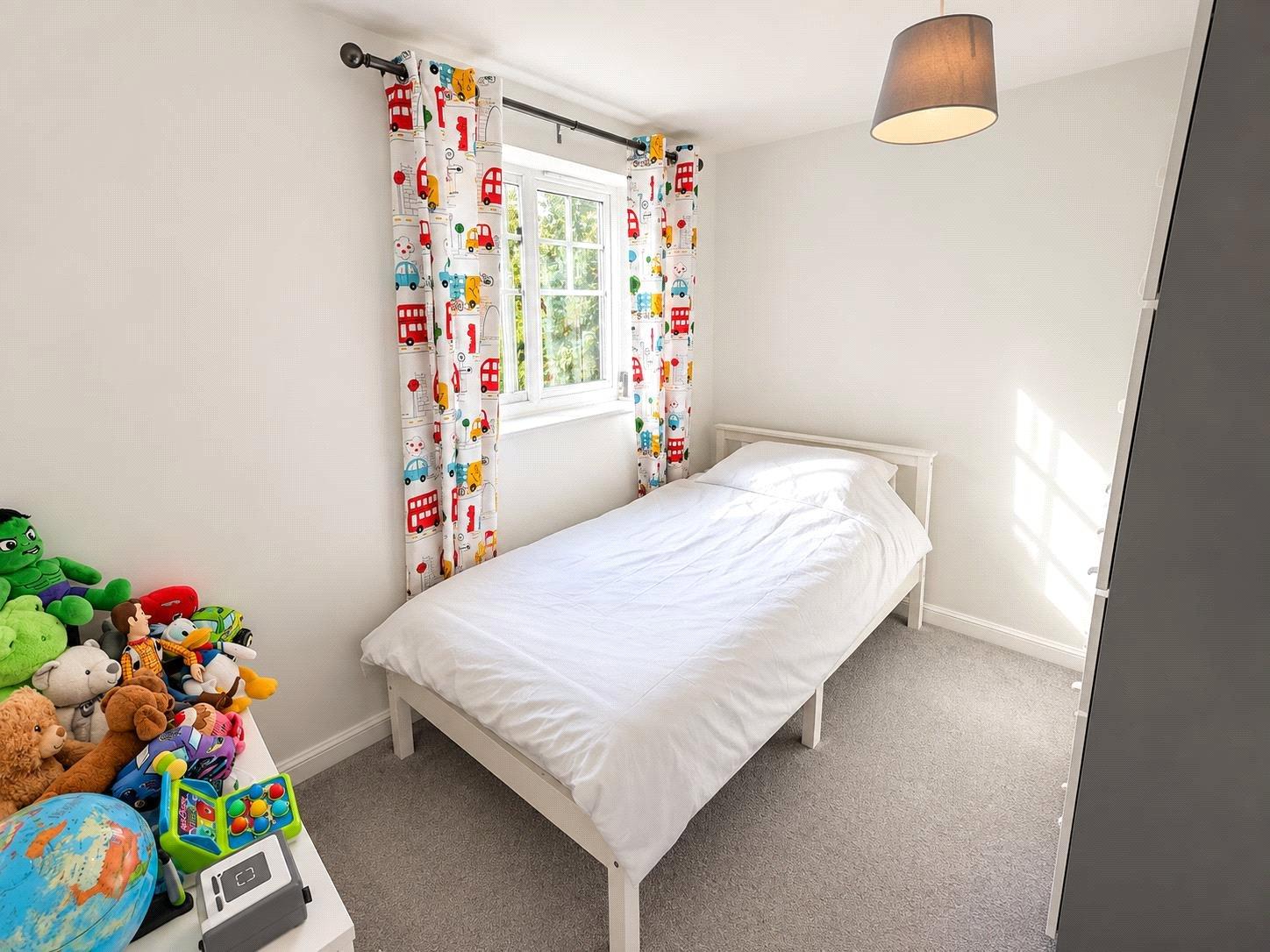 2 bedroom property for sale in London | Robinson Jackson