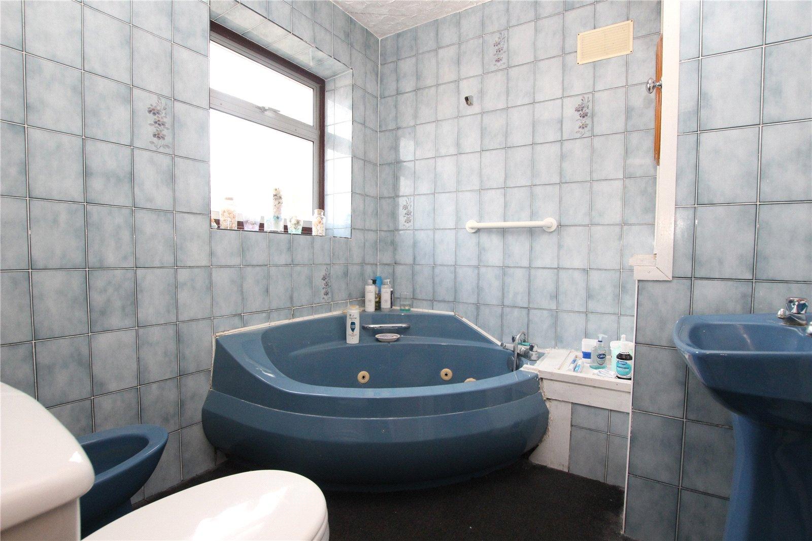 3 bedroom house for sale in London | Robinson Jackson