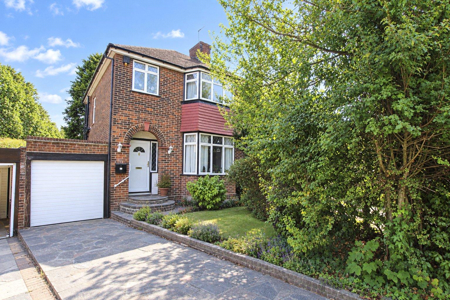 3 bedroom house for sale in London | Robinson Jackson