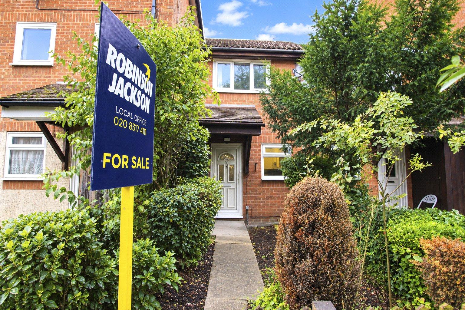 2 bedroom house for sale in London | Robinson Jackson