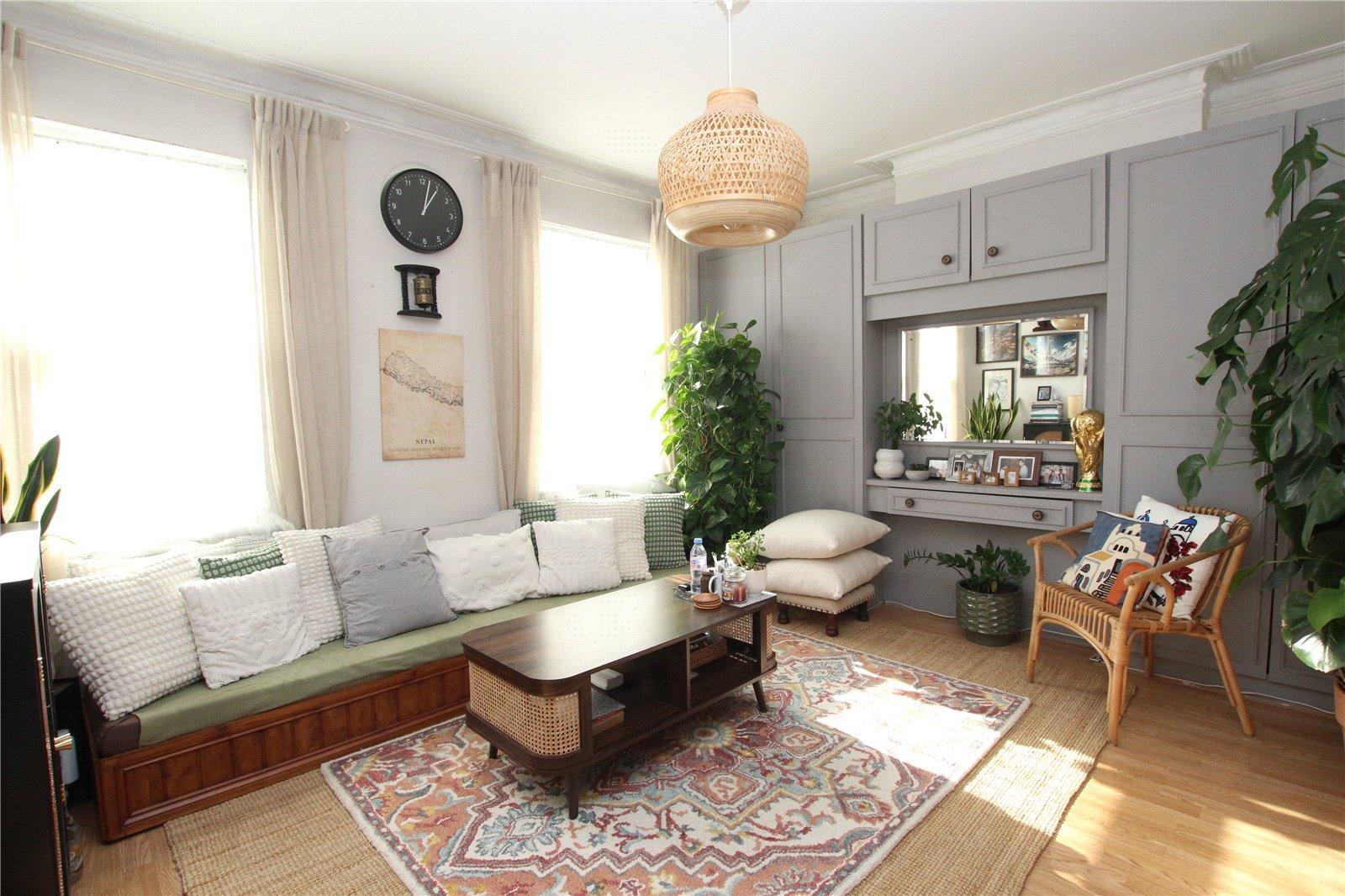 3 bedroom house for sale in London | Robinson Jackson