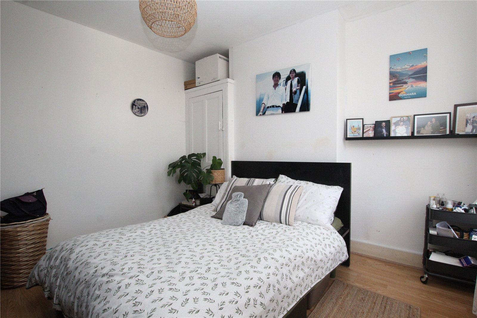 3 bedroom house for sale in London | Robinson Jackson