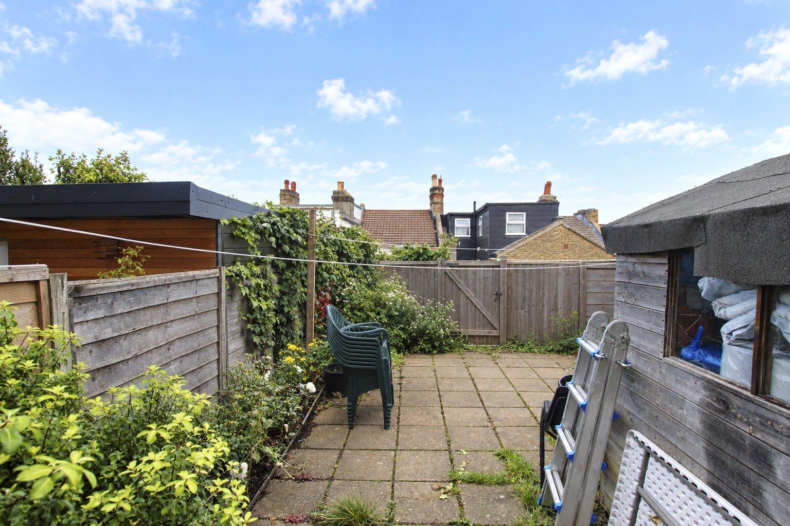 3 bedroom house for sale in London | Robinson Jackson