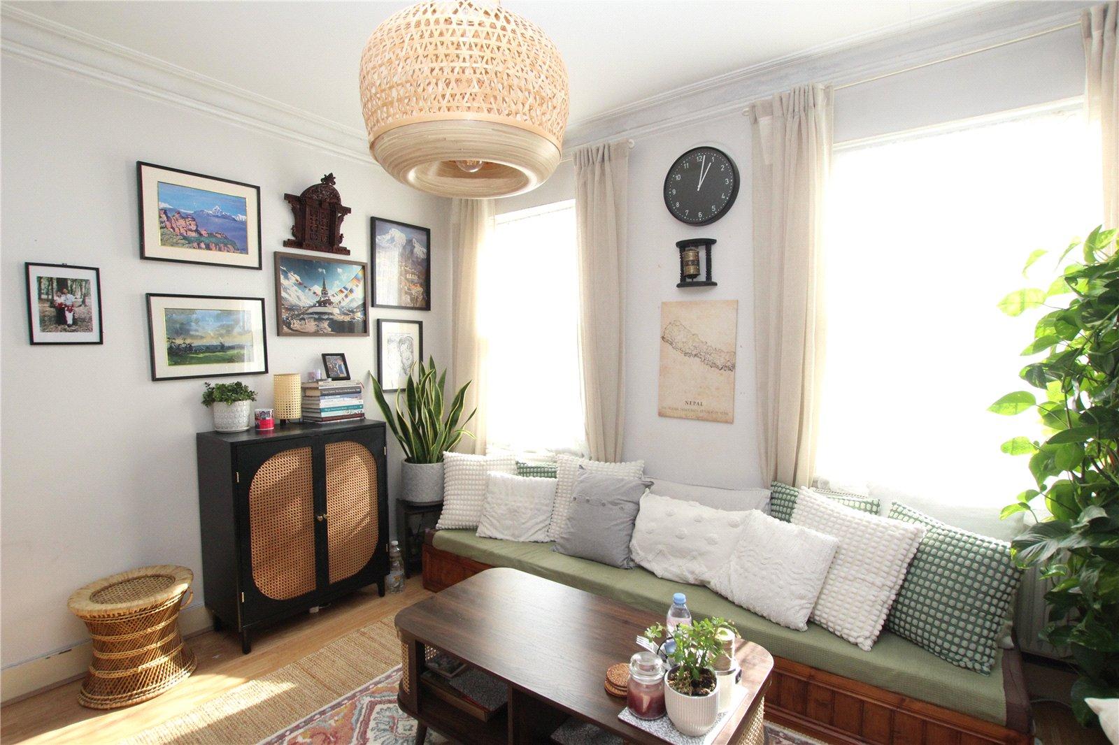 3 bedroom house for sale in London | Robinson Jackson