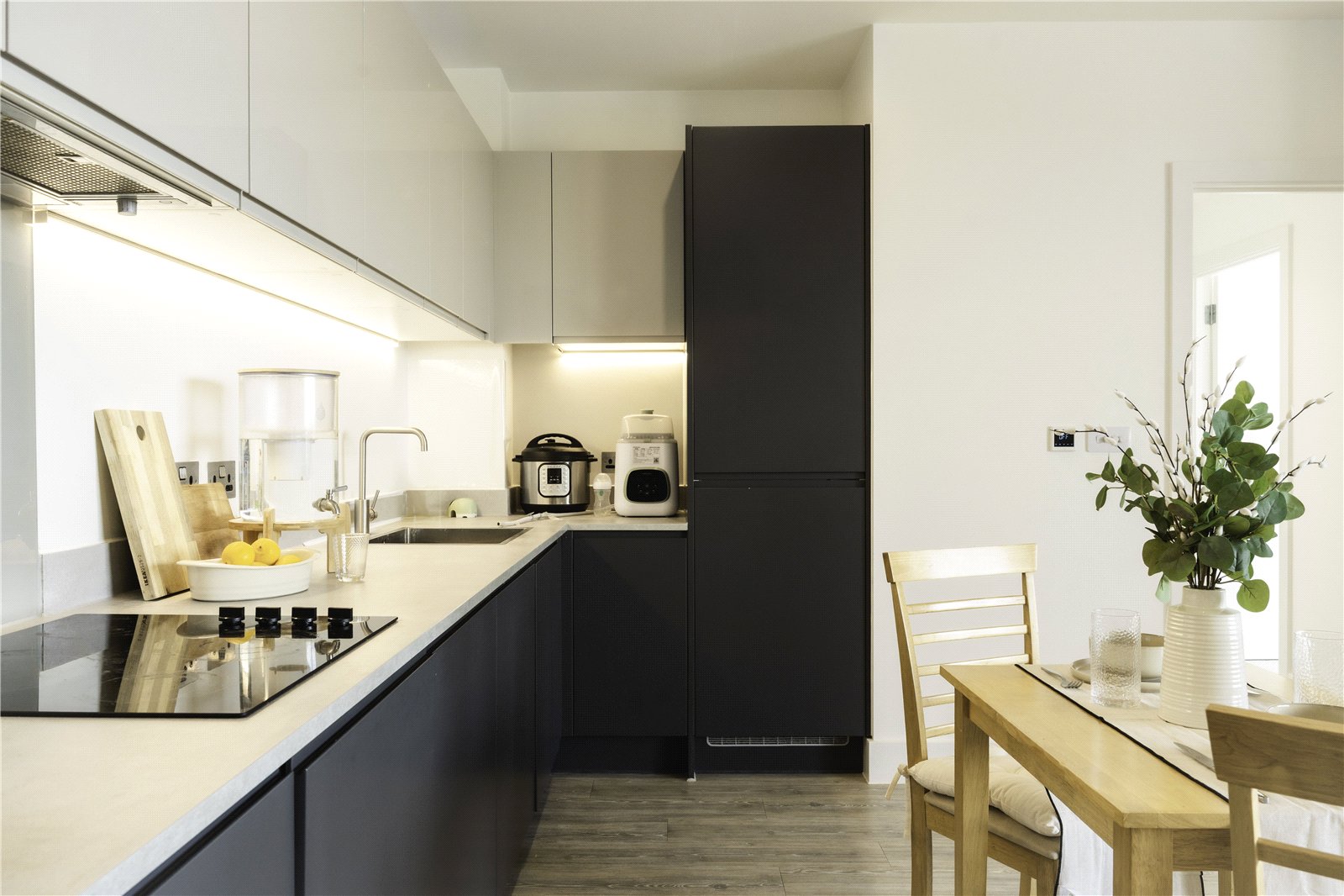 2 bedroom property to rent in London | 