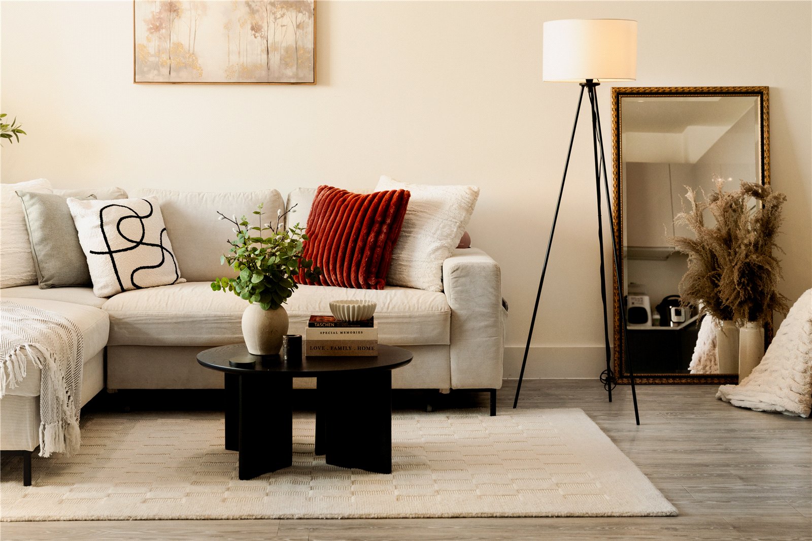 2 bedroom property to rent in London | 