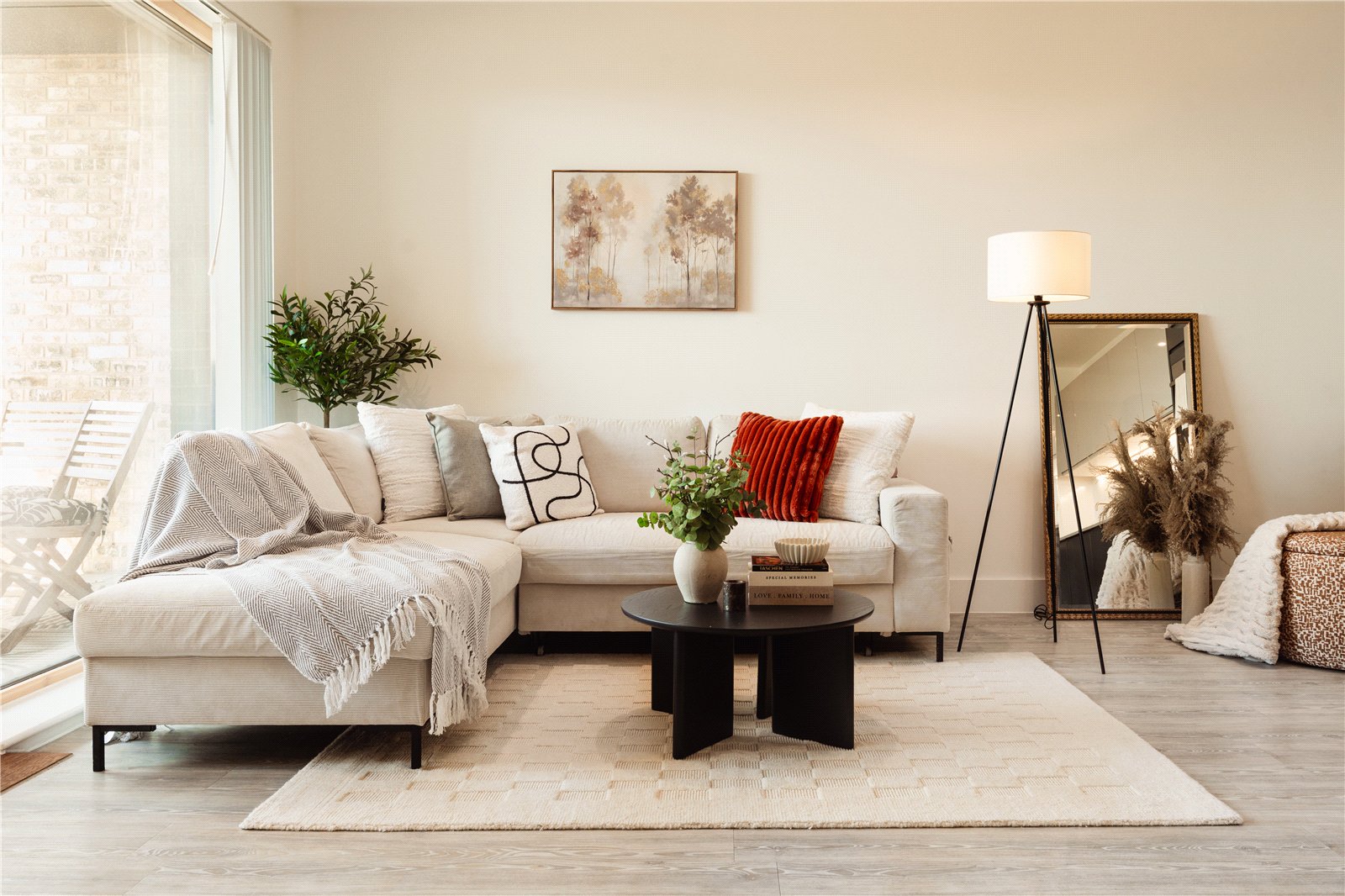2 bedroom property to rent in London | 