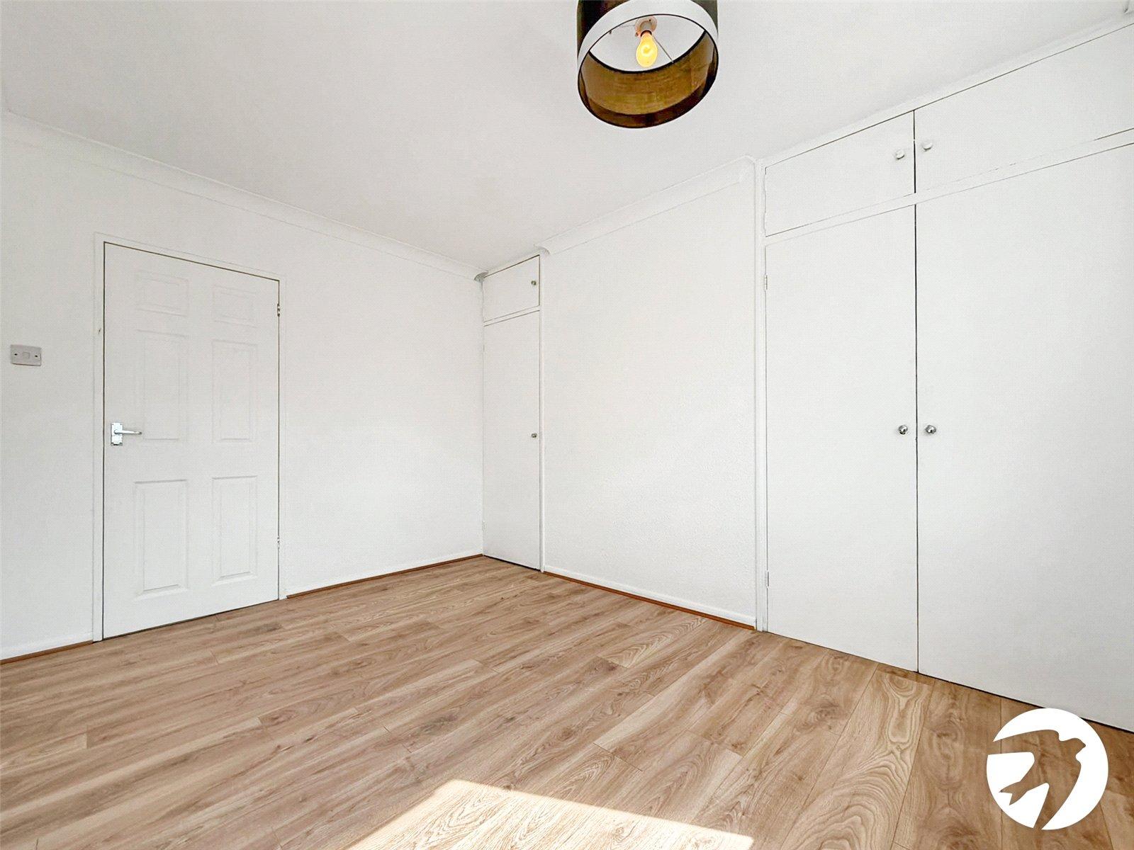 2 bedroom property to rent in London | 
