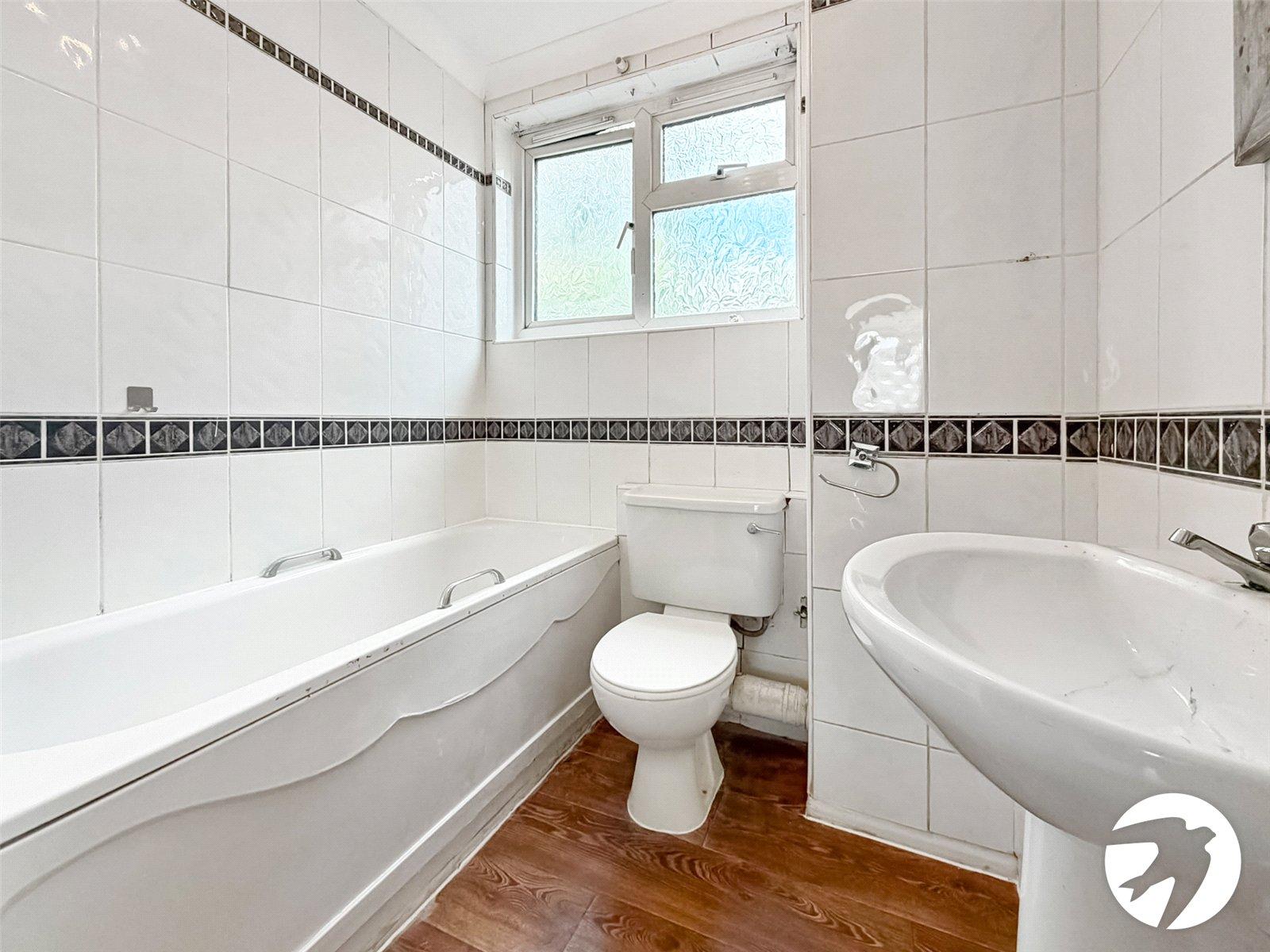2 bedroom property to rent in London | 