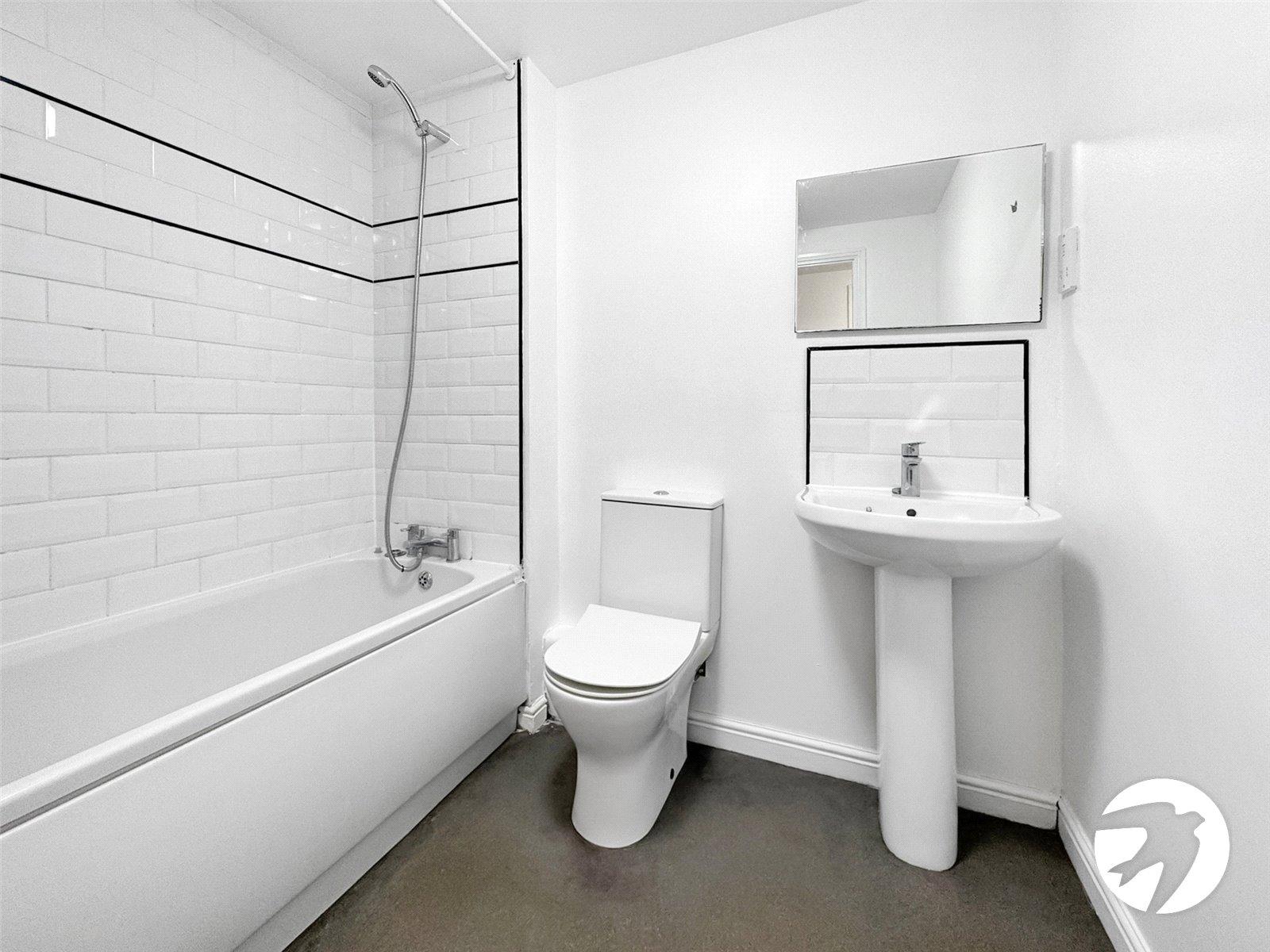 2 bedroom property to rent in London | 
