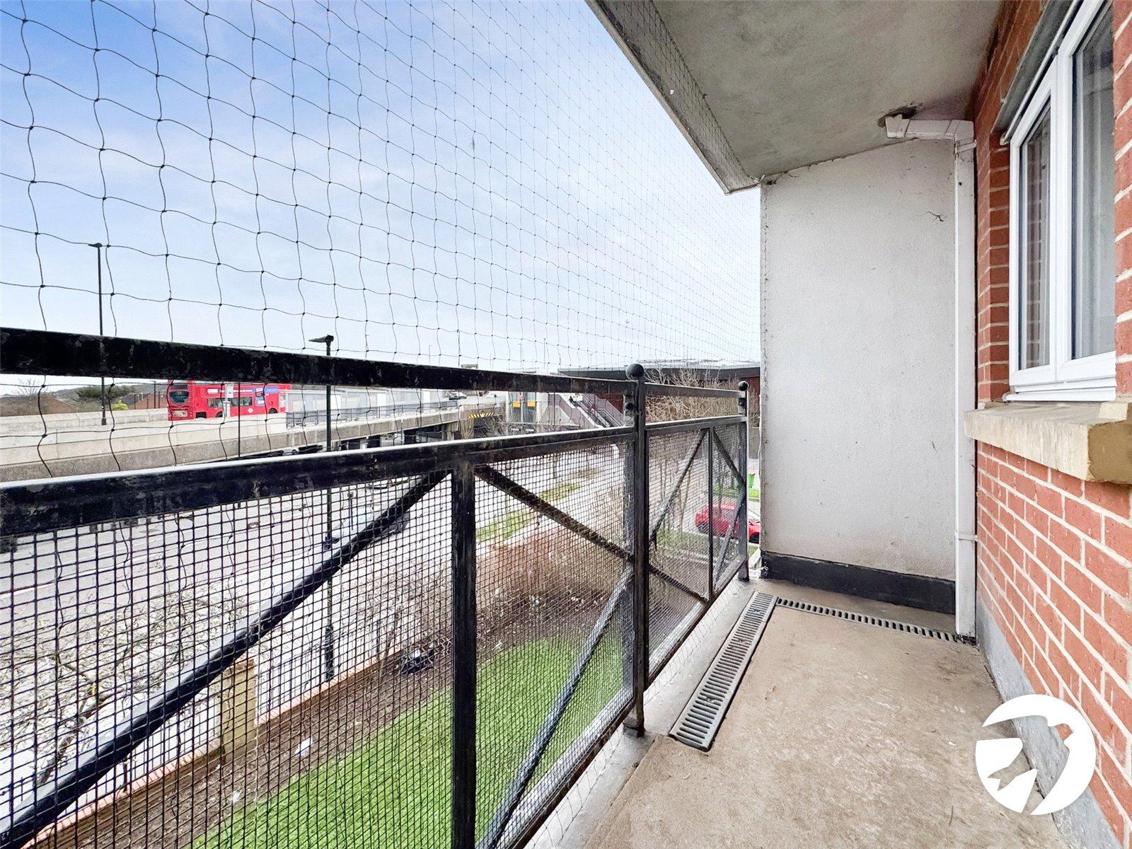 2 bedroom property to rent in London | 
