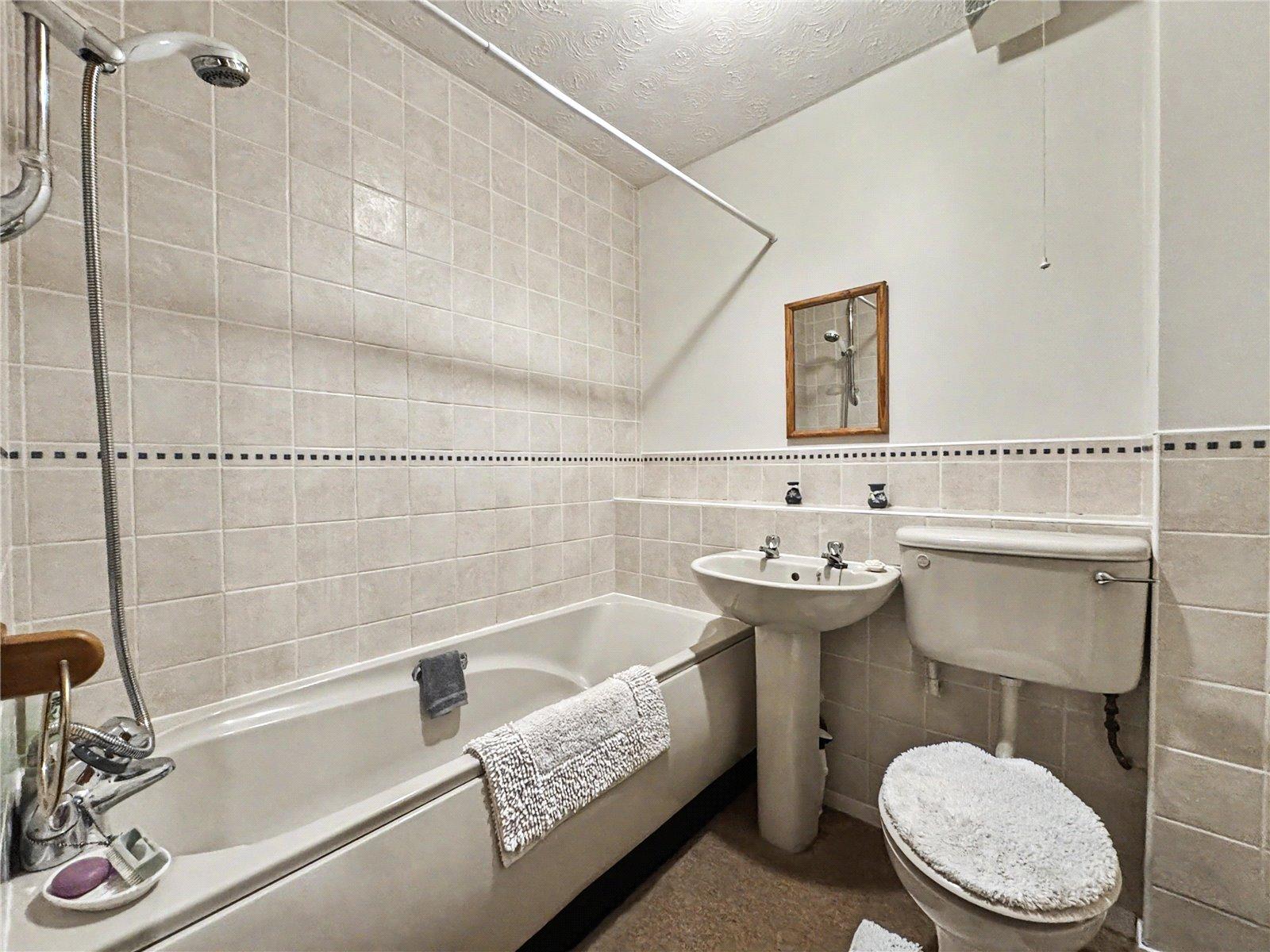 1 bedroom property for sale in Rainham | Robinson Michael & Jackson