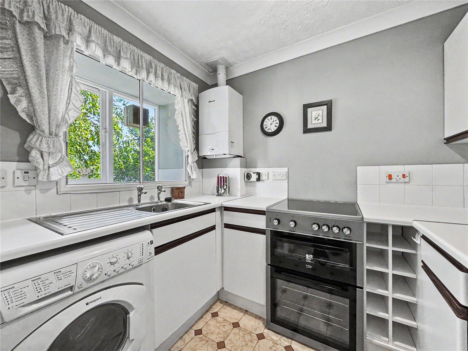 1 bedroom property for sale in Rainham | Robinson Michael & Jackson