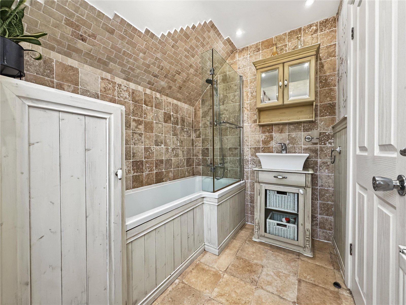 4 bedroom property for sale in Newington | Robinson Michael & Jackson