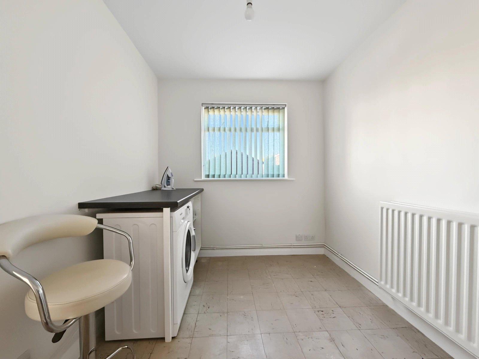 2 bedroom property for sale in Rainham | Robinson Michael & Jackson