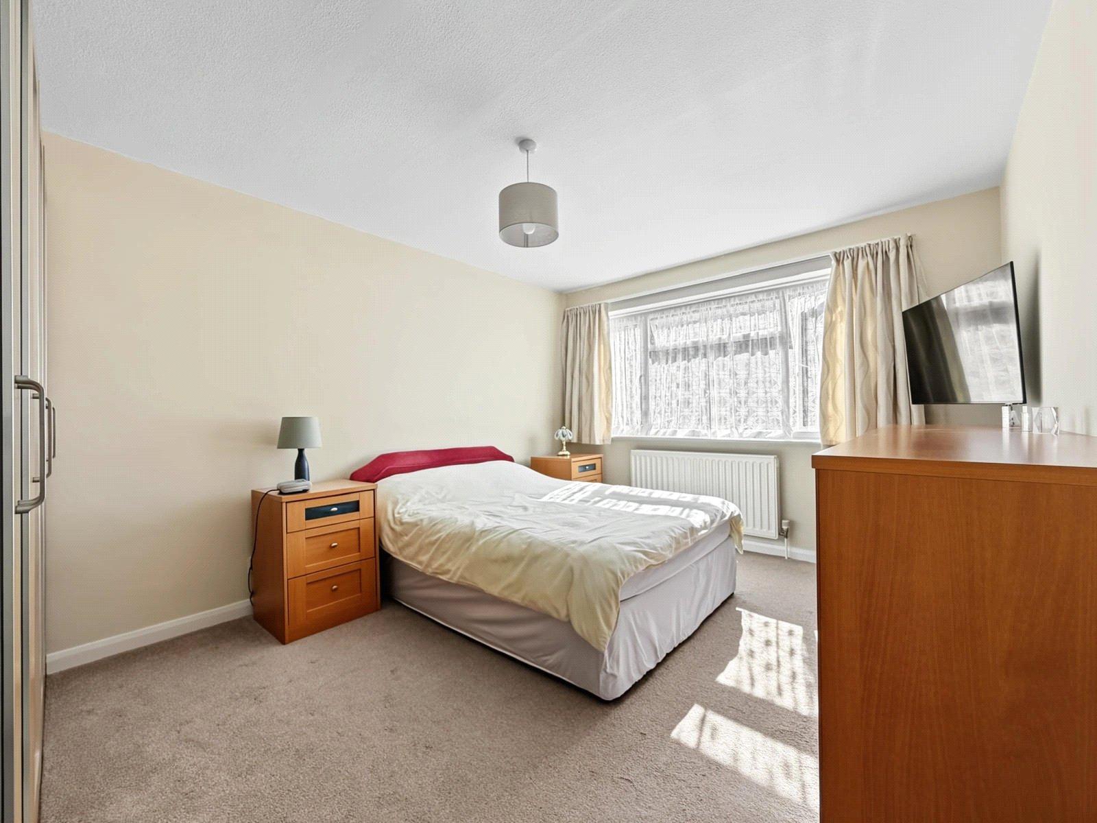 2 bedroom property for sale in Rainham | Robinson Michael & Jackson