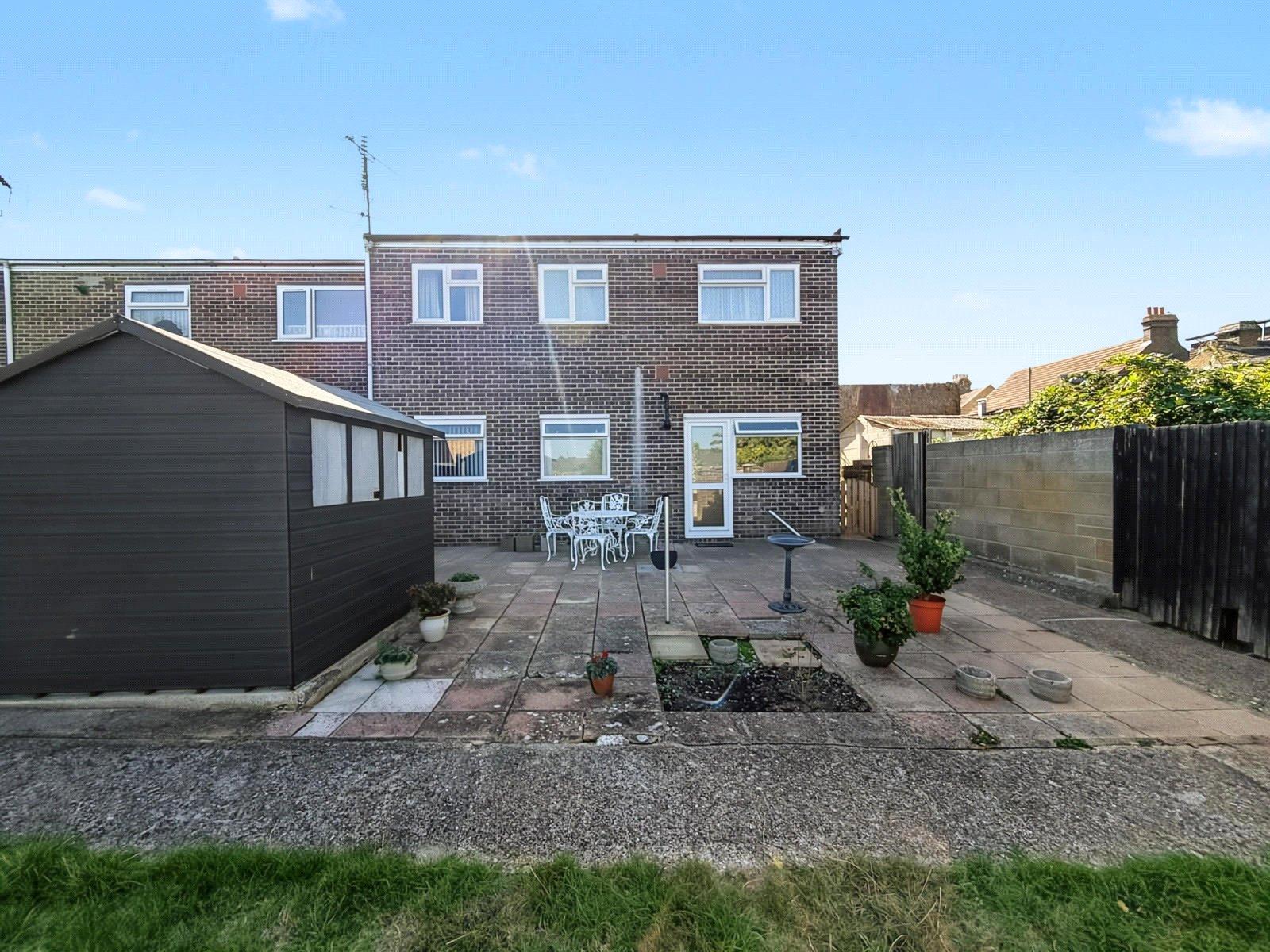 2 bedroom property for sale in Rainham | Robinson Michael & Jackson