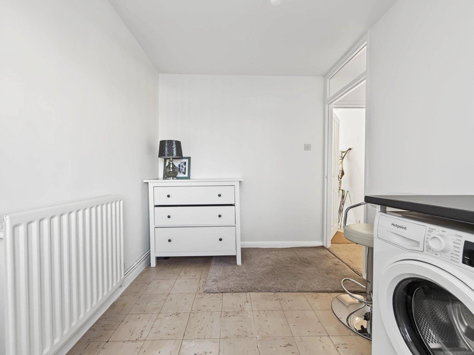 2 bedroom property for sale in Rainham | Robinson Michael & Jackson