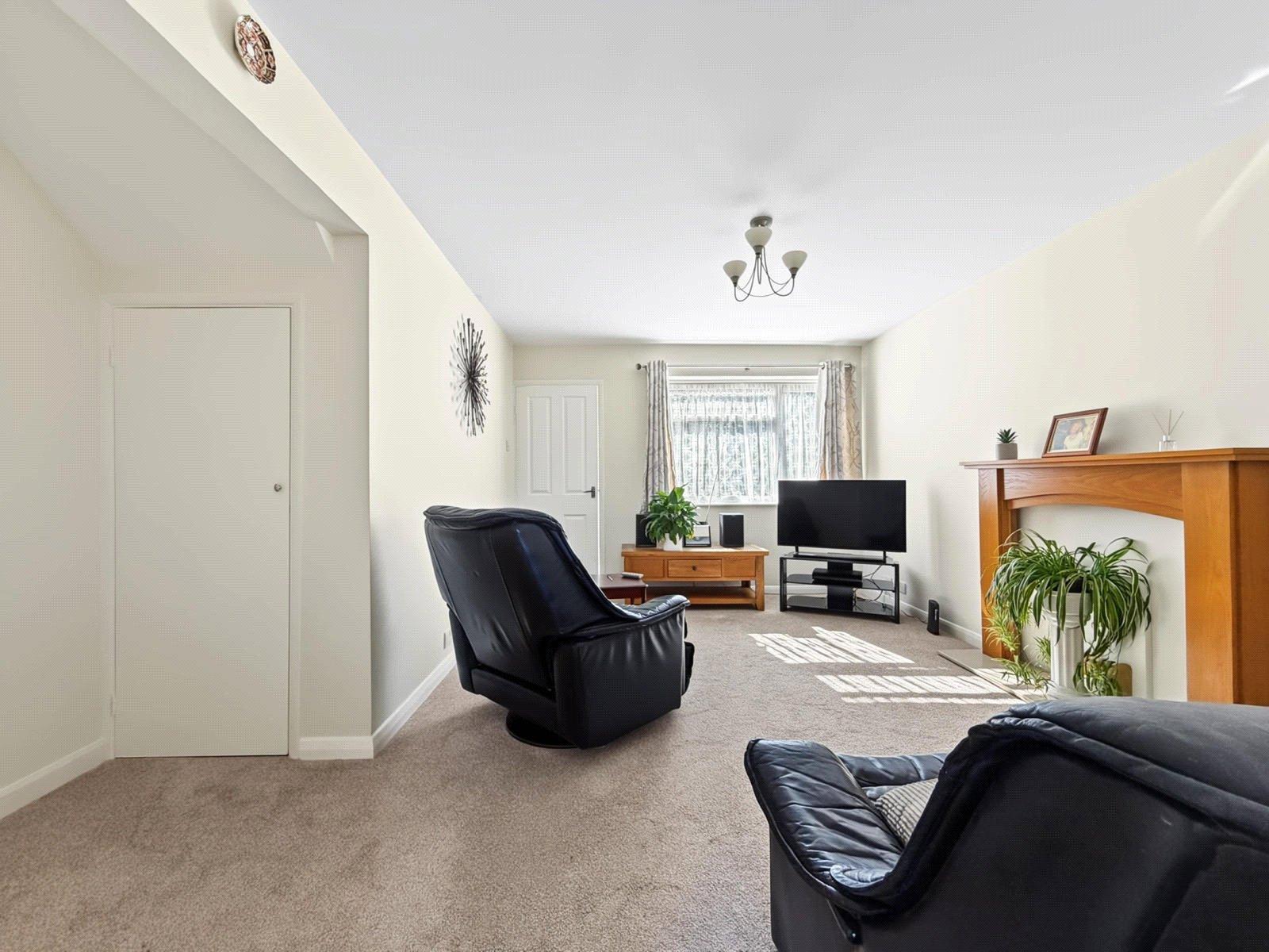 2 bedroom property for sale in Rainham | Robinson Michael & Jackson