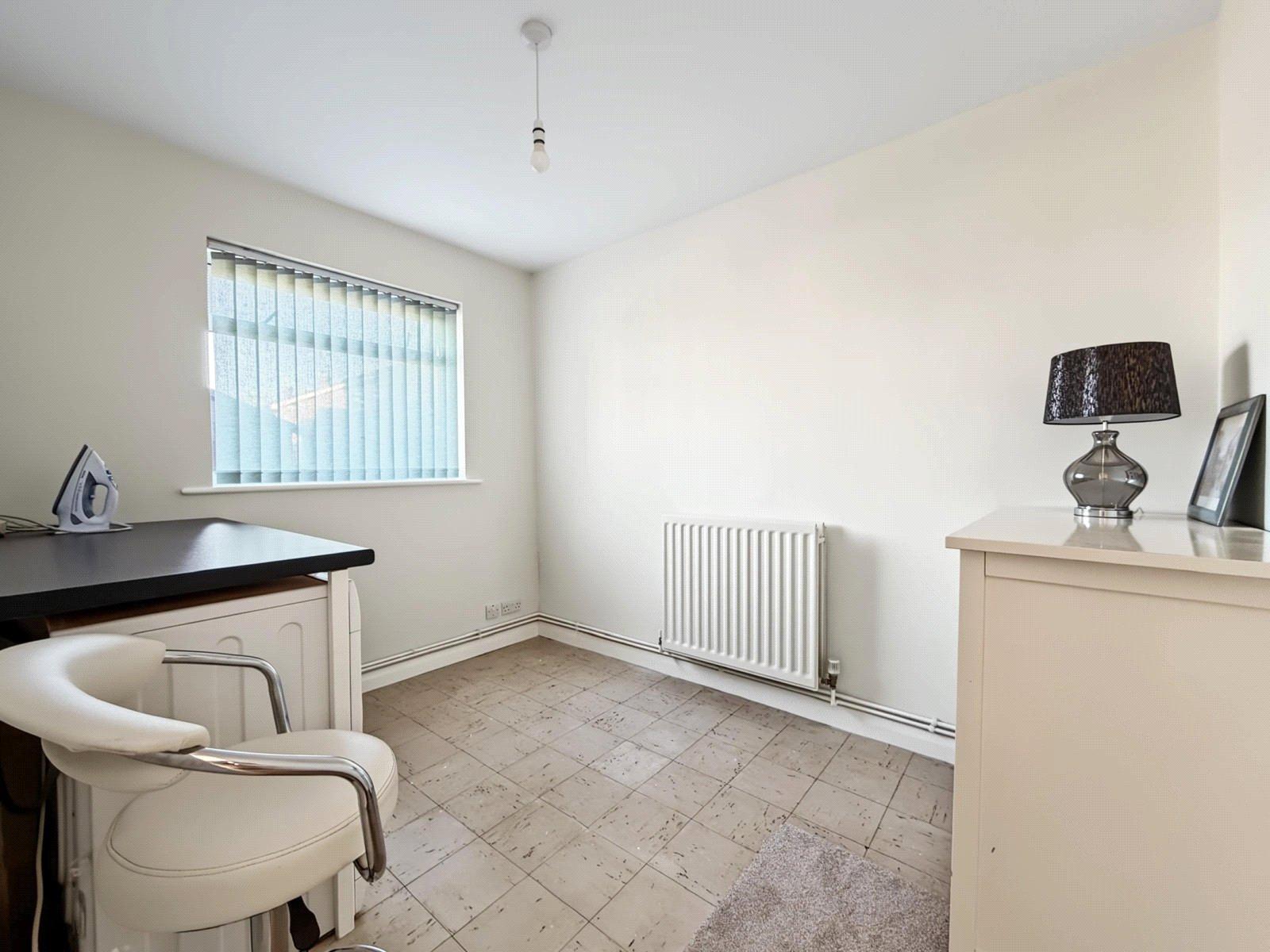 2 bedroom property for sale in Rainham | Robinson Michael & Jackson