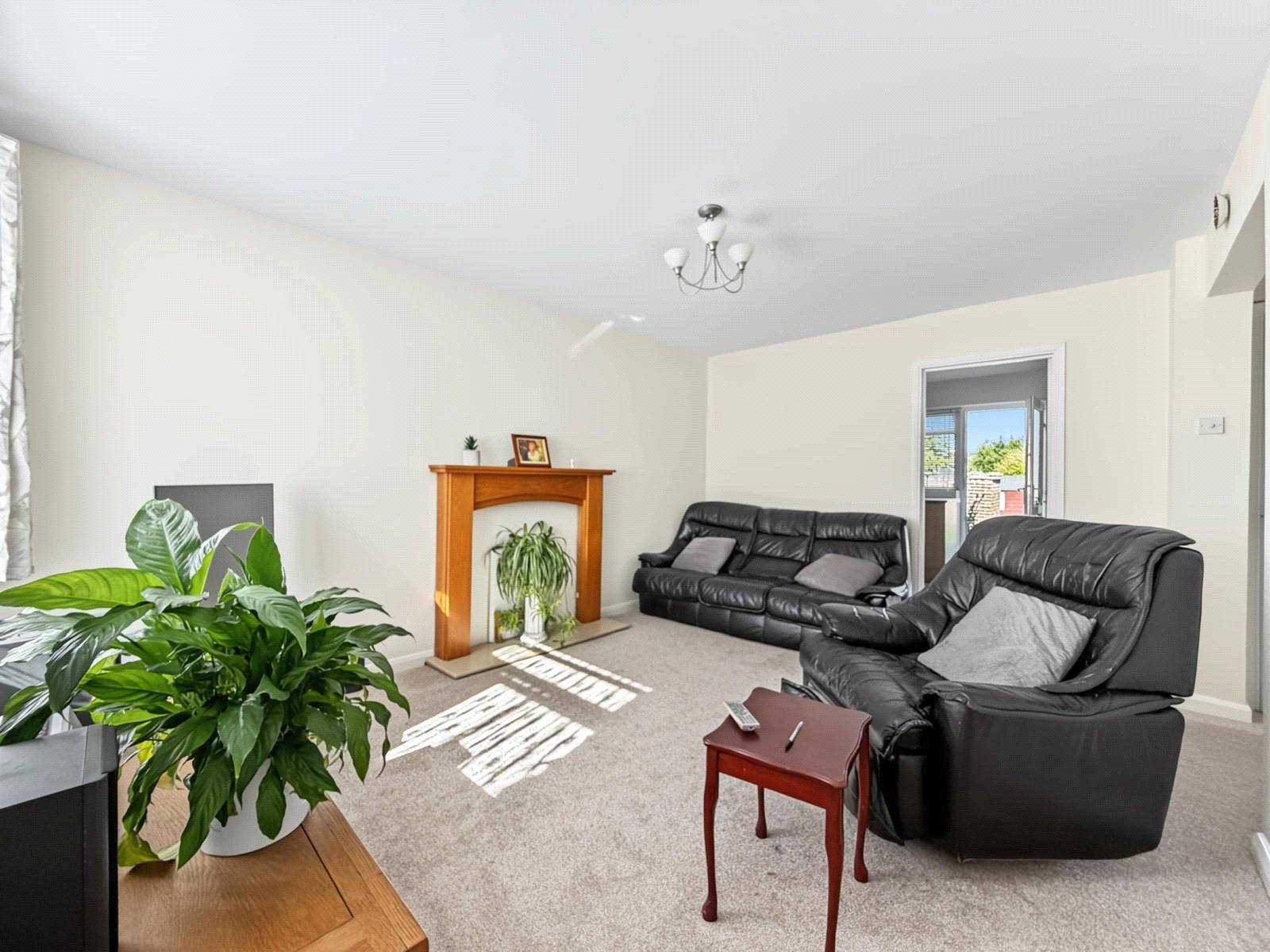 2 bedroom property for sale in Rainham | Robinson Michael & Jackson