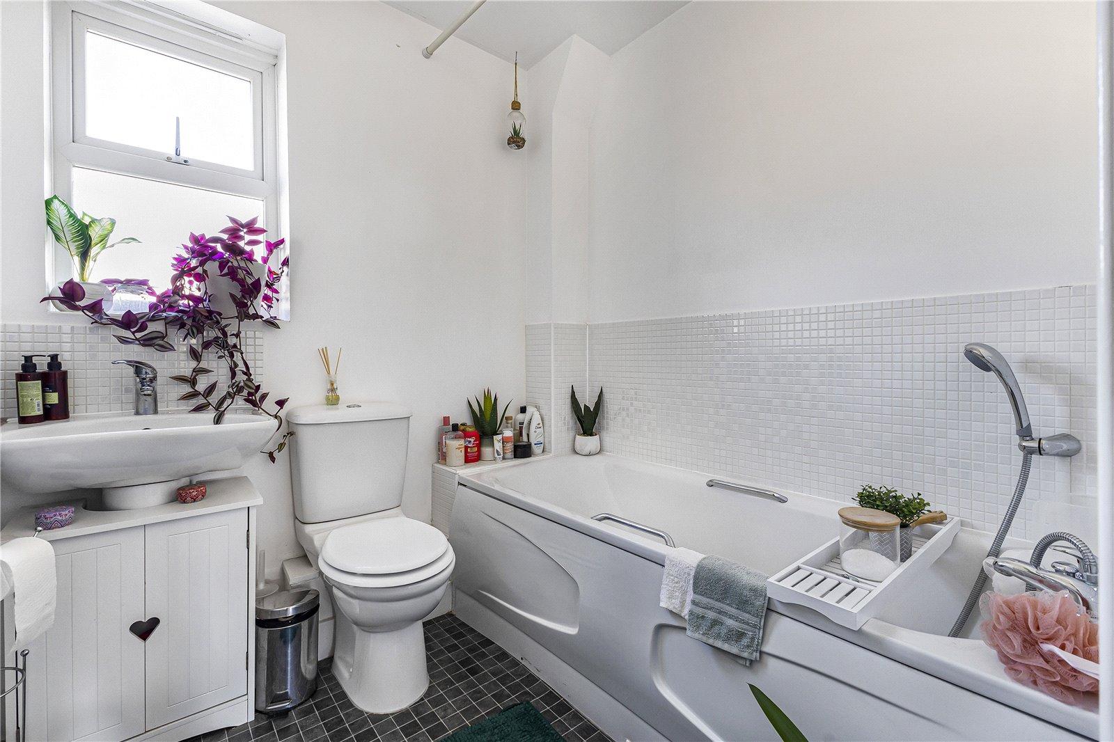 5 bedroom property for sale in Gillingham | Robinson Michael & Jackson