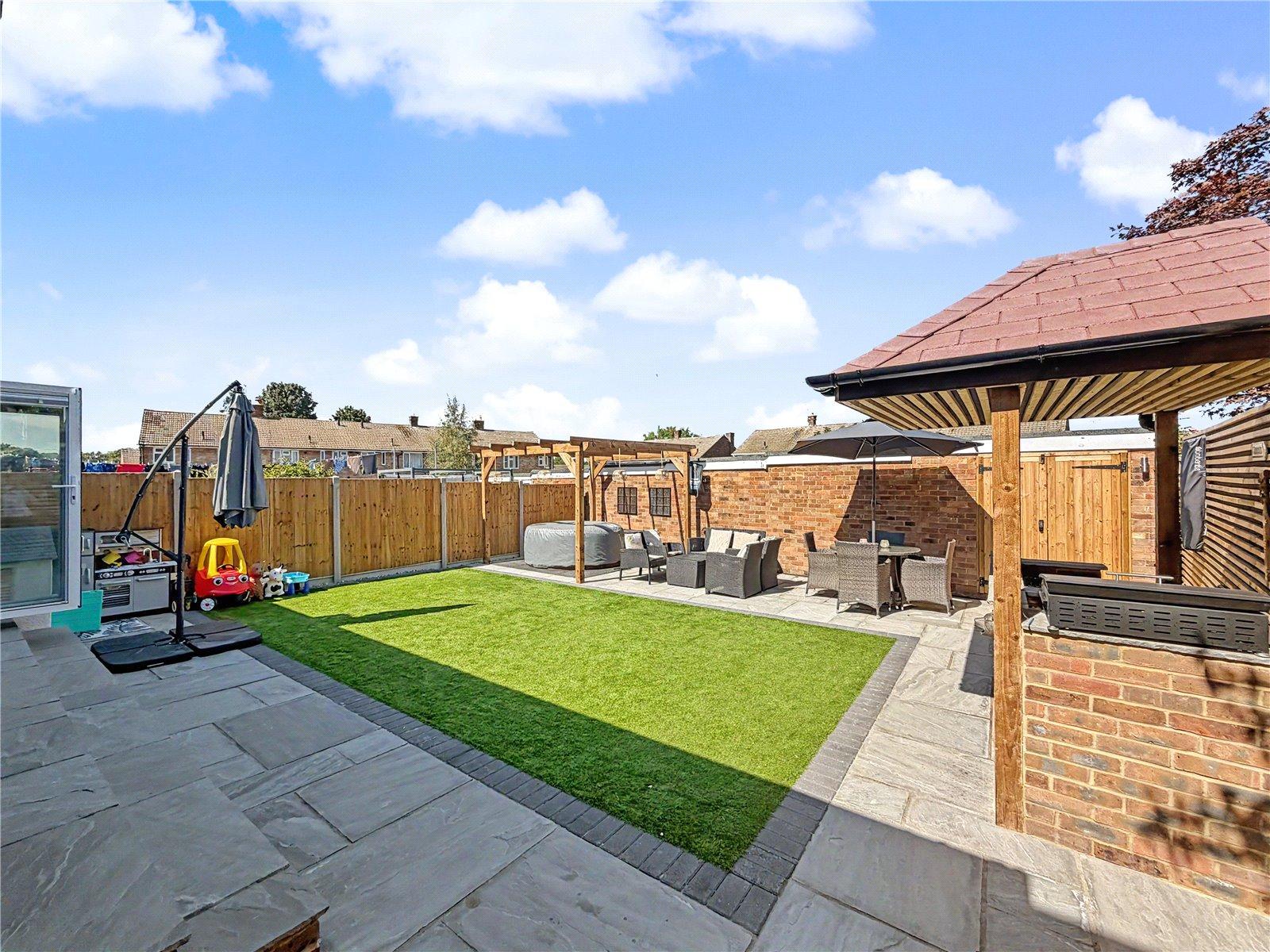 4 bedroom house for sale in Rainham | Robinson Michael & Jackson